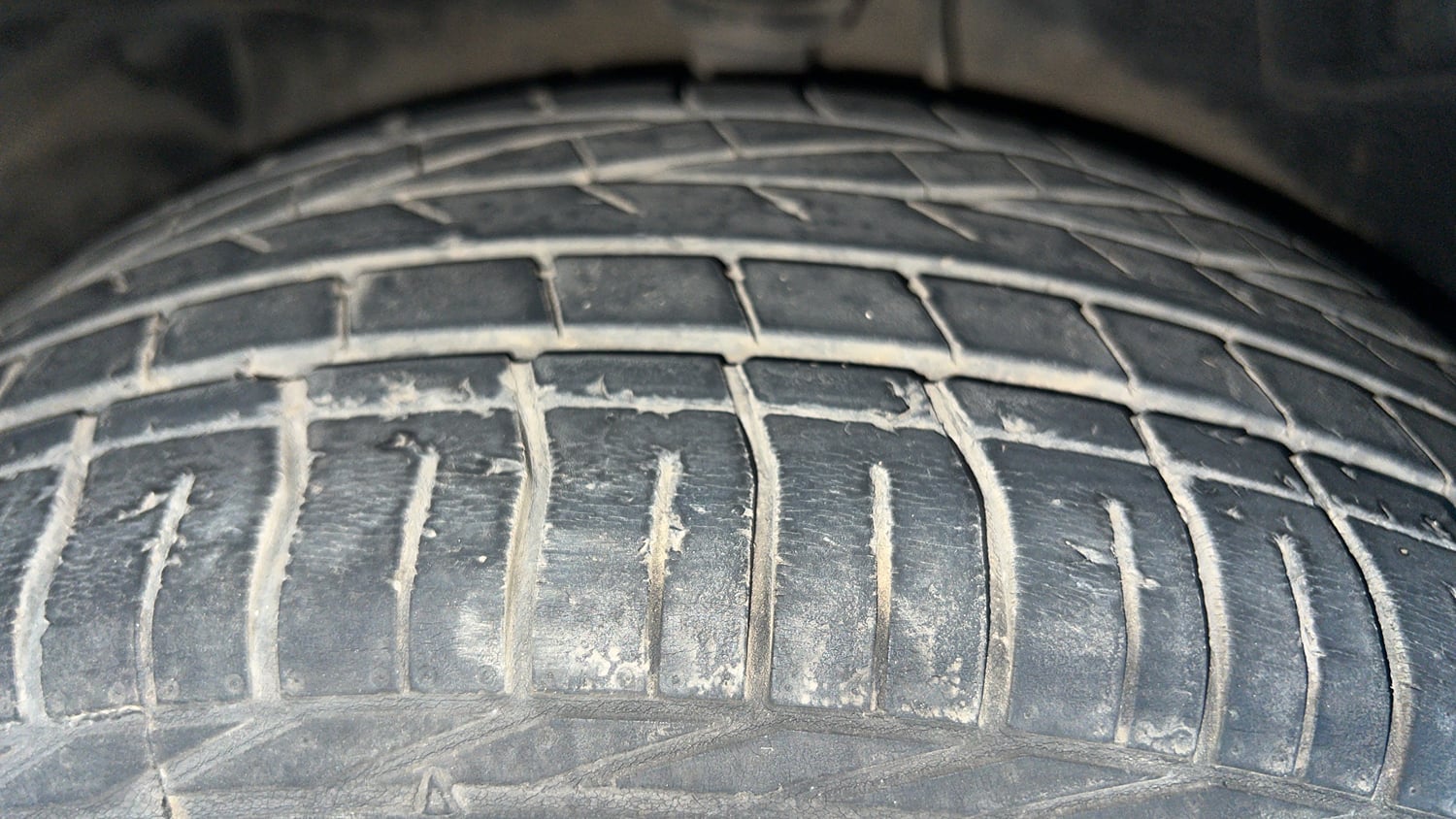 Used 2021 Tata Nexon XZA Plus Dual Tone Petrol Automatic tyres RIGHT REAR TYRE TREAD VIEW