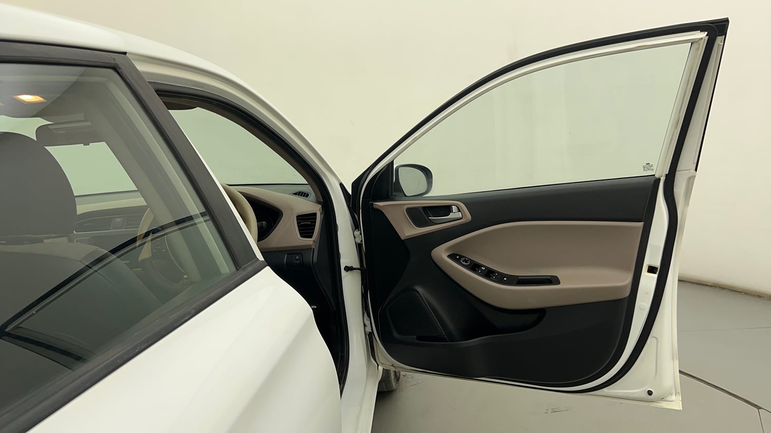 Used 2019 Hyundai Elite i20 Sportz Plus 1.2 CVT Petrol Automatic interior RIGHT FRONT DOOR OPEN VIEW