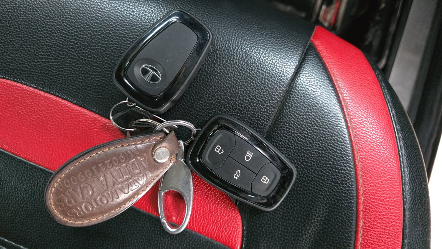 Used 2023 Tata Harrier XT Plus Dark Editon Diesel Manual extra CAR KEY VIEW