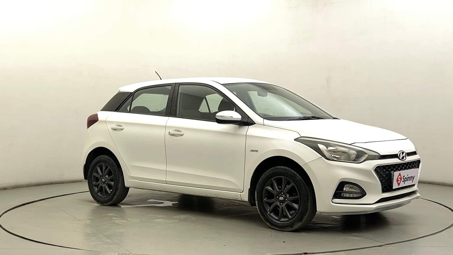 Used 2019 Hyundai Elite i20 Sportz Plus 1.2 CVT Petrol Automatic exterior RIGHT FRONT CORNER VIEW