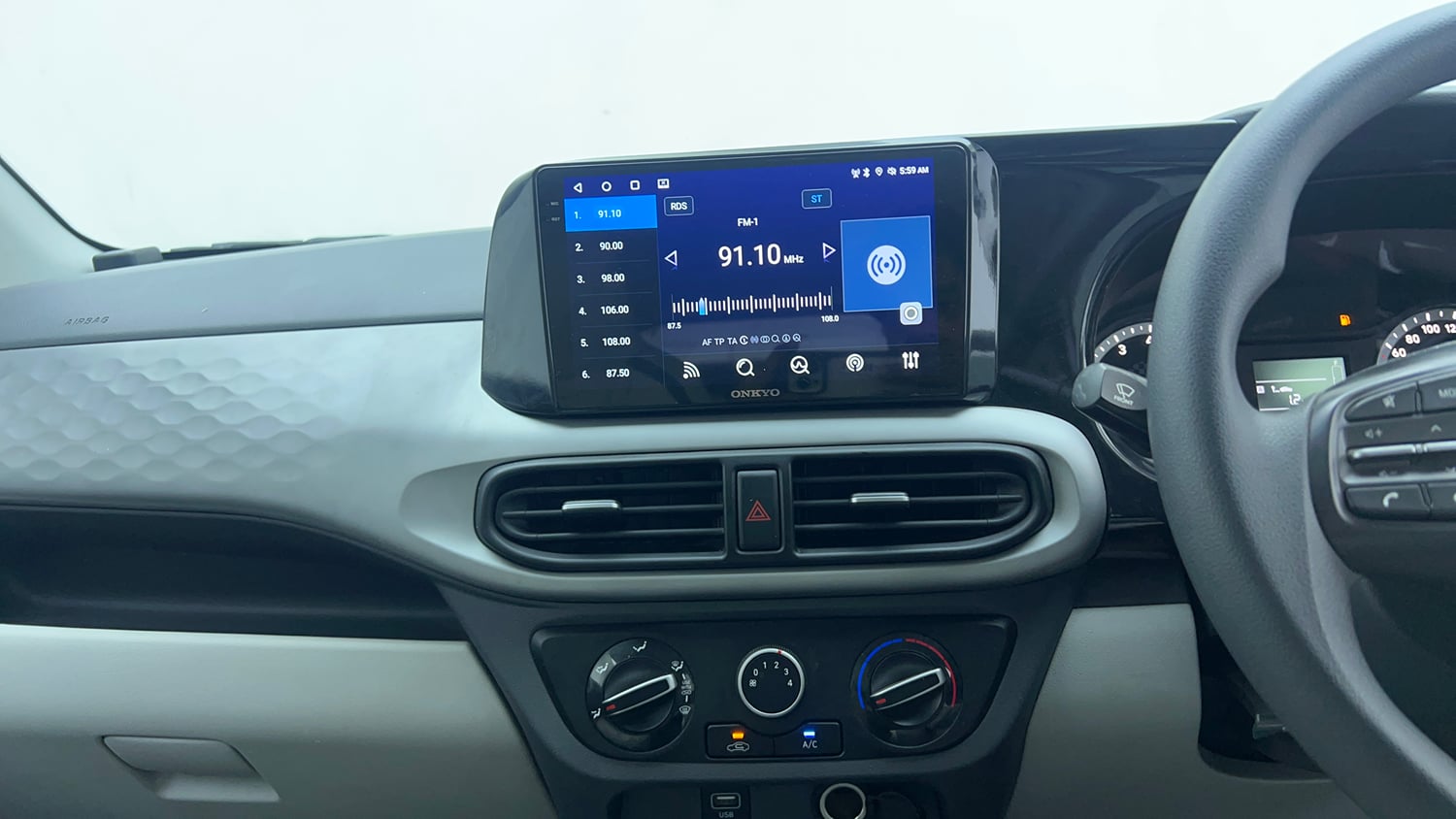 Used 2021 Hyundai Grand i10 Nios Magna 1.2 Kappa VTVT Petrol Manual top_features Integrated (in-dash) music system