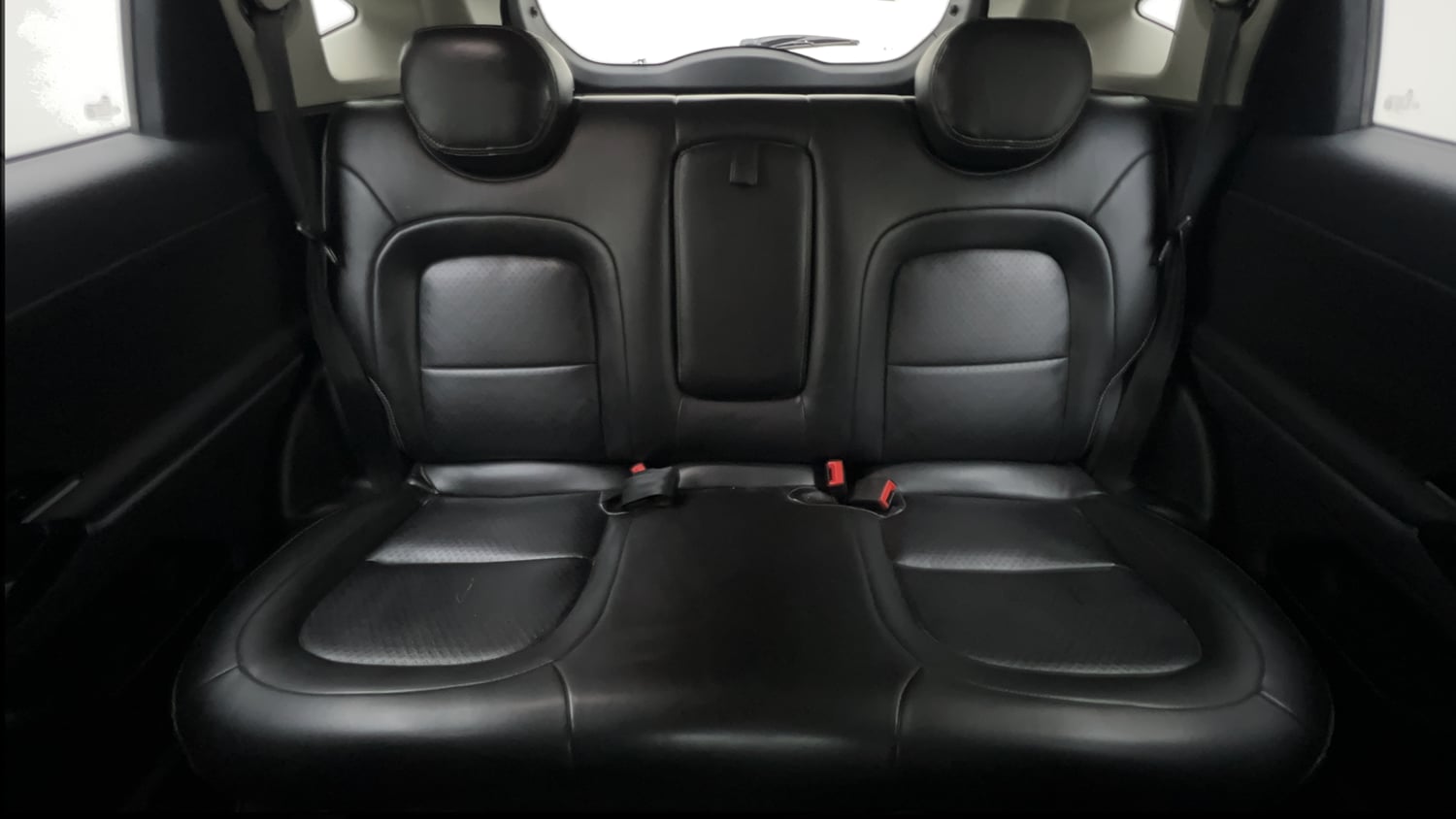 Used 2022 Tata Harrier XTA Plus Dark Edition Diesel Automatic interior REAR SEAT CONDITION VIEW