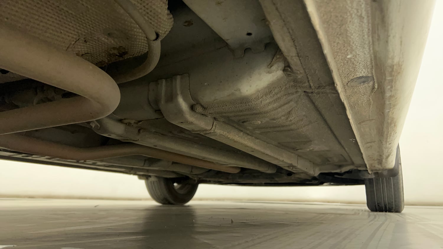 Used 2019 Hyundai Elite i20 Sportz Plus 1.2 CVT Petrol Automatic extra REAR RIGHT UNDERBODY VIEW