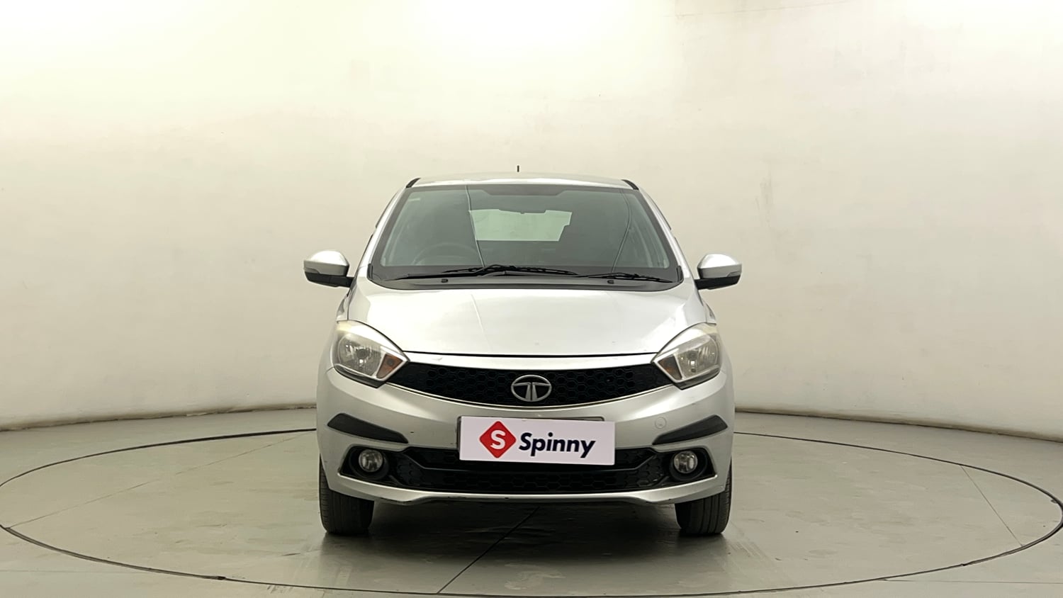 Used 2018 Tata Tigor Revotron XT Petrol Manual exterior FRONT VIEW