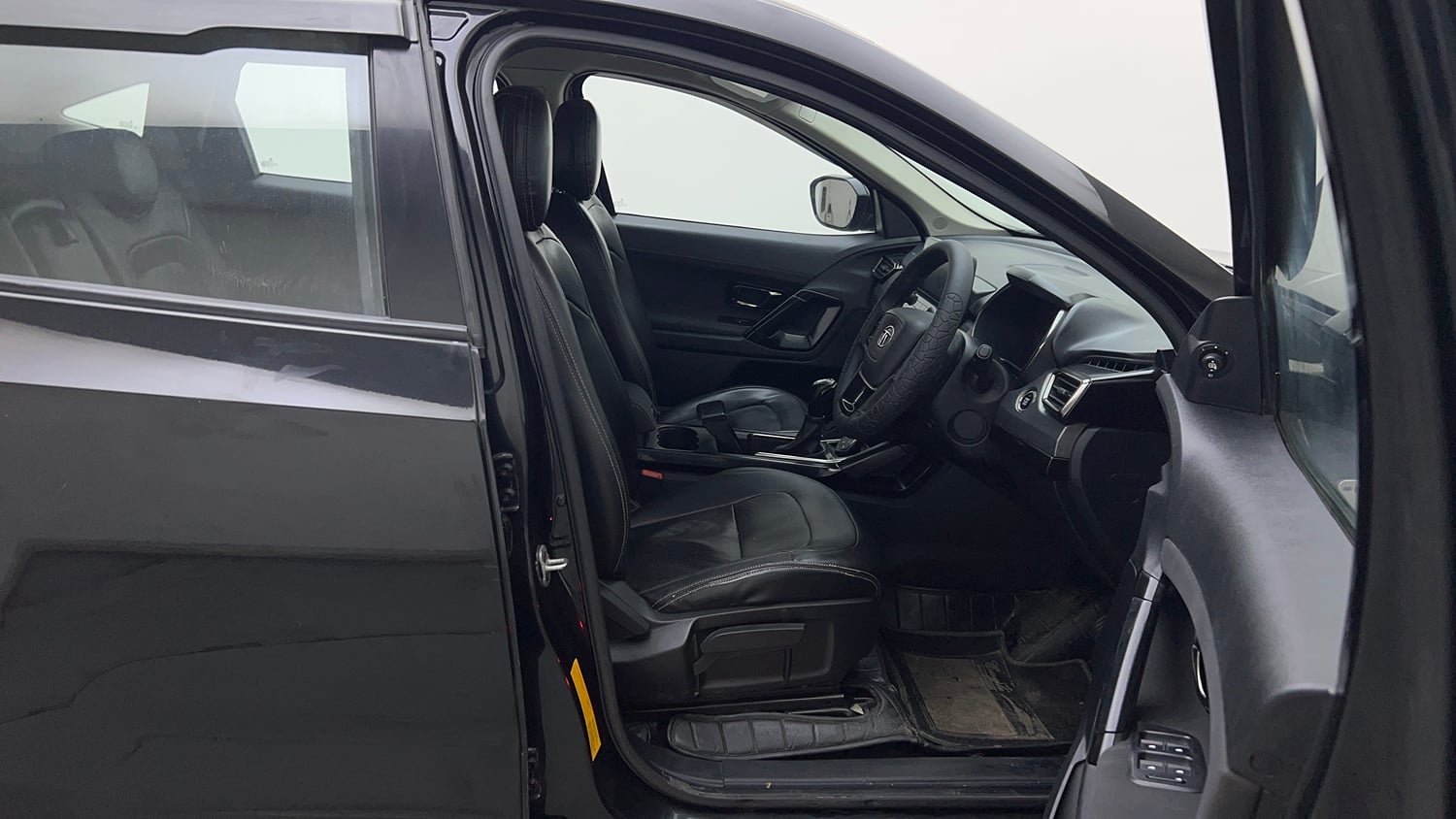 Used 2022 Tata Harrier XTA Plus Dark Edition Diesel Automatic interior RIGHT SIDE FRONT DOOR CABIN VIEW