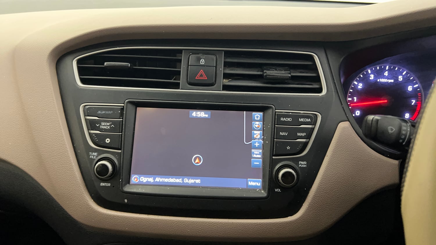 Used 2019 Hyundai Elite i20 Sportz Plus 1.2 CVT Petrol Automatic top_features Integrated (in-dash) music system