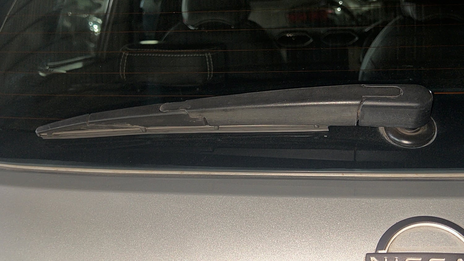 Used 2023 Nissan Magnite XE Petrol Manual top_features Rear wiper