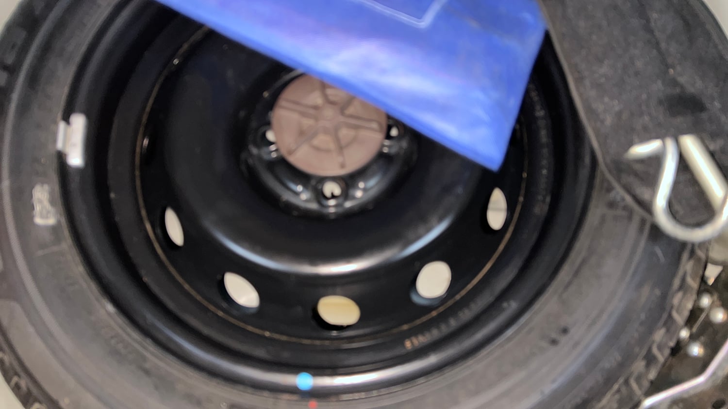 Used 2023 Maruti Suzuki Ignis Zeta 1.2 MT Petrol Manual tyres SPARE TYRE VIEW