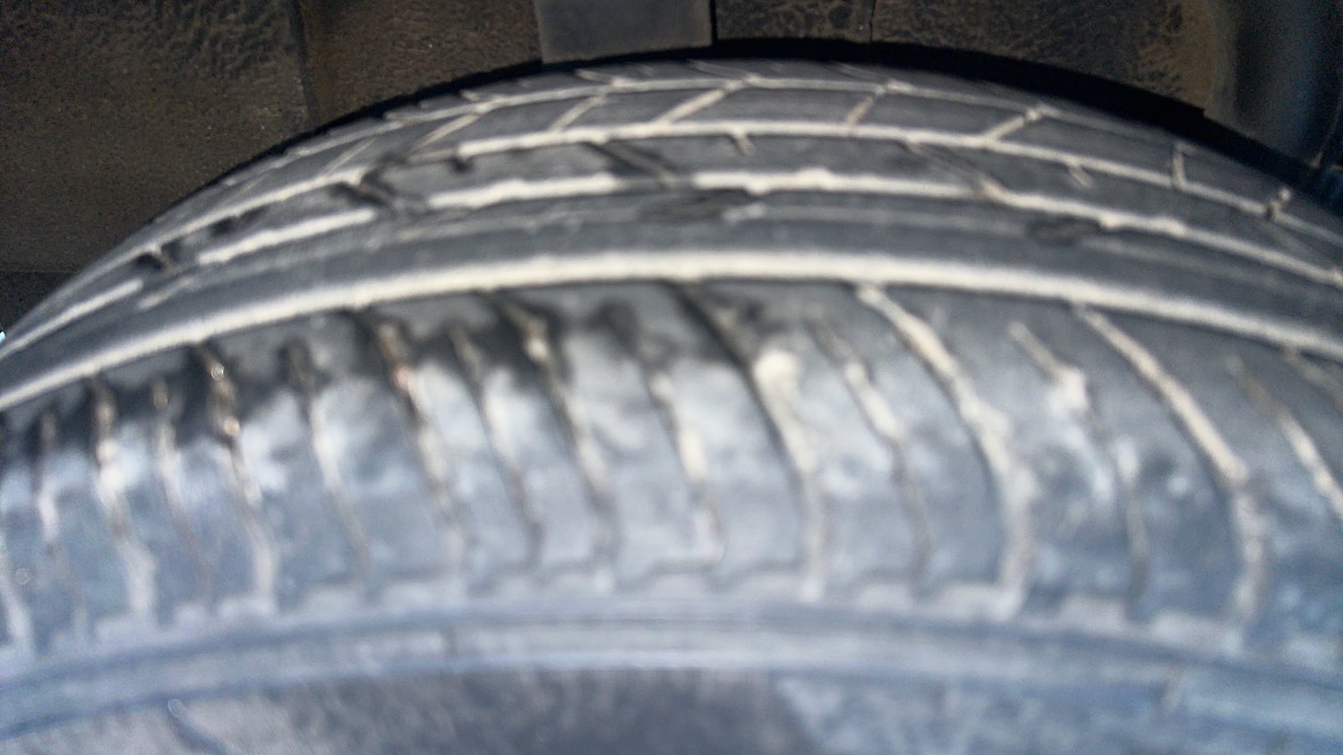 Used 2023 Nissan Magnite XE Petrol Manual tyres RIGHT REAR TYRE TREAD VIEW