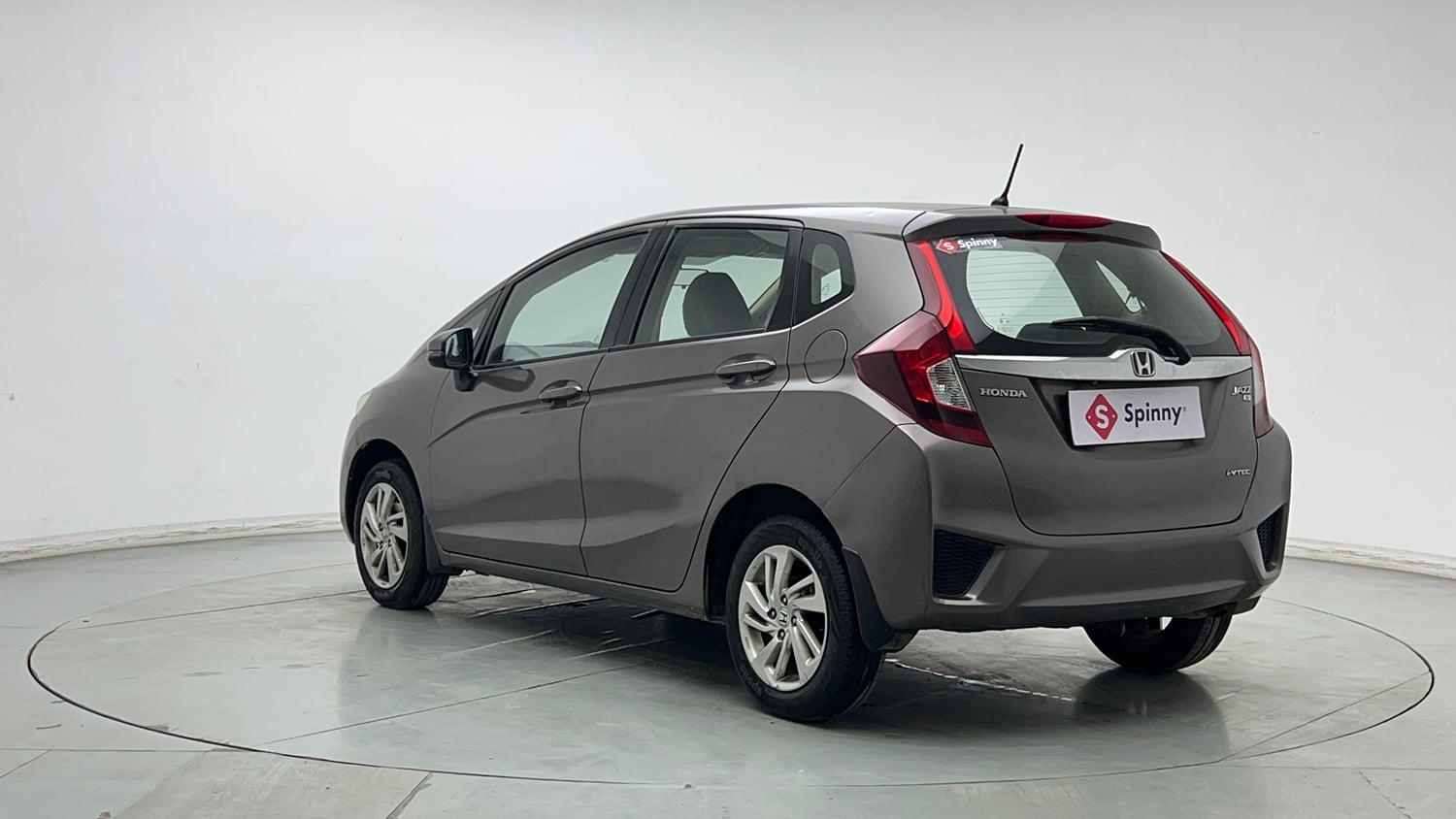 Used 2016 Honda Jazz V Petrol Petrol Manual exterior LEFT REAR CORNER VIEW