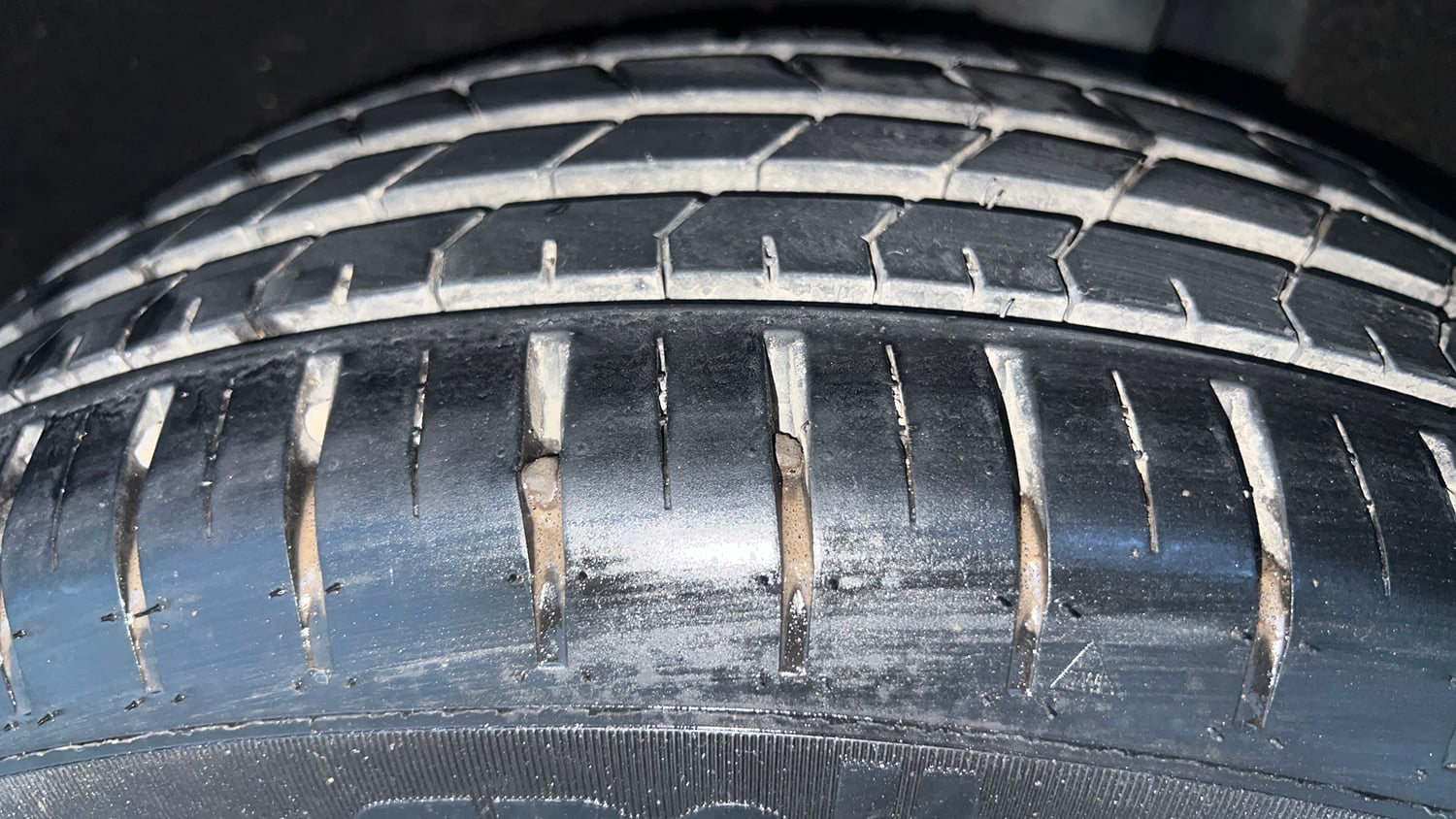 Used 2021 Maruti Suzuki Baleno Zeta Automatic Petrol Automatic tyres LEFT REAR TYRE TREAD VIEW