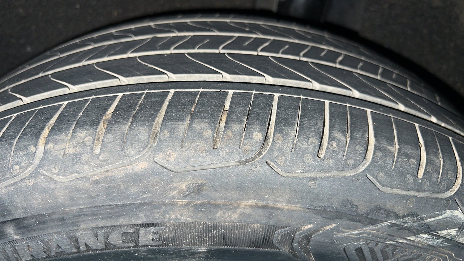 Used 2016 Maruti Suzuki Baleno Zeta 1.2 Petrol Manual tyres LEFT REAR TYRE TREAD VIEW