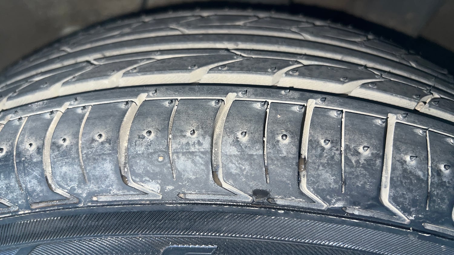 Used 2021 Hyundai Grand i10 Nios Sportz 1.2 Kappa VTVT CNG Cng Manual tyres LEFT REAR TYRE TREAD VIEW