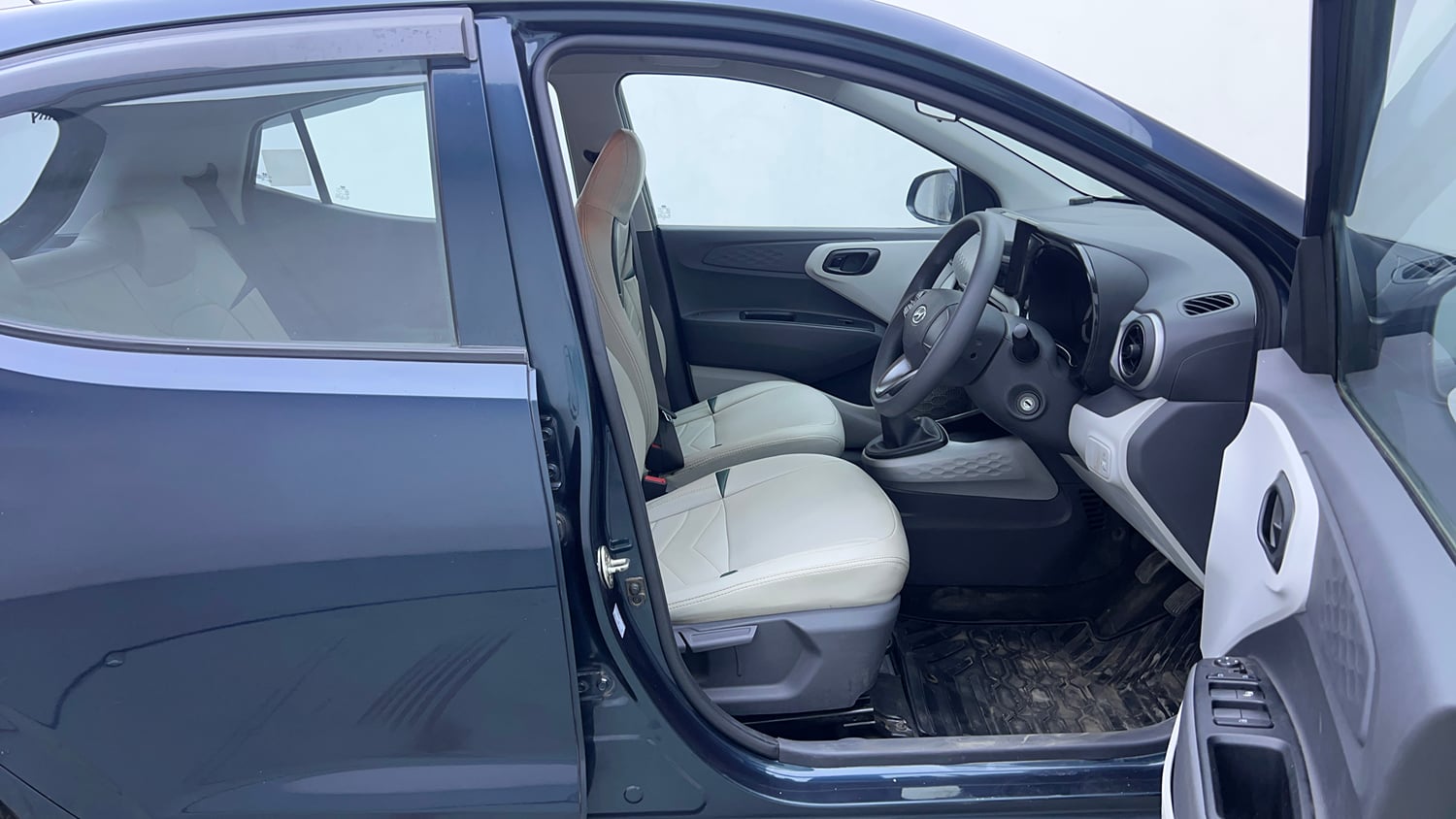 Used 2021 Hyundai Grand i10 Nios Magna 1.2 Kappa VTVT Petrol Manual interior RIGHT SIDE FRONT DOOR CABIN VIEW