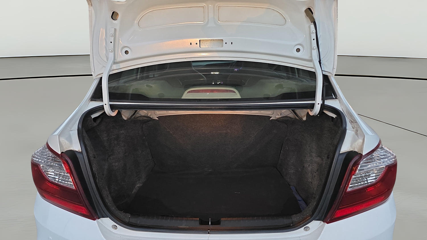 Used 2016 Honda Amaze 1.2 S i-VTEC Petrol Manual interior DICKY INSIDE VIEW