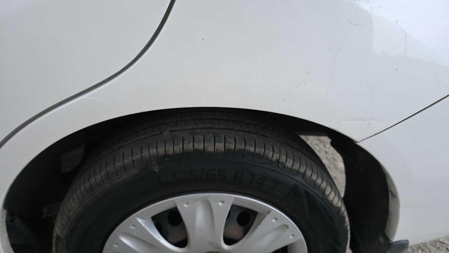 Used 2016 Honda Amaze 1.2 S i-VTEC Petrol Manual tyres LEFT REAR TYRE TREAD VIEW