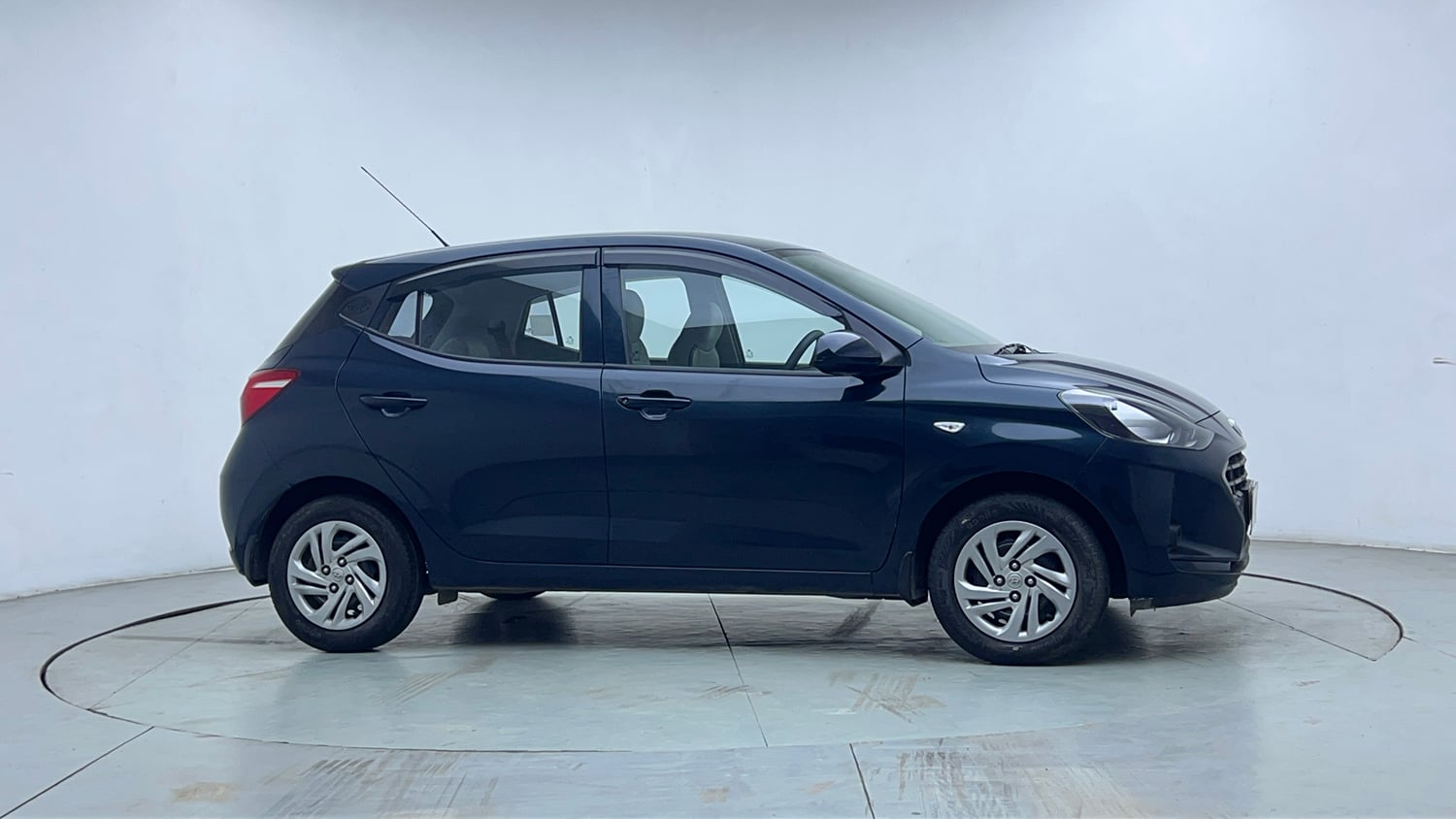 Used 2021 Hyundai Grand i10 Nios Magna 1.2 Kappa VTVT Petrol Manual exterior RIGHT SIDE VIEW