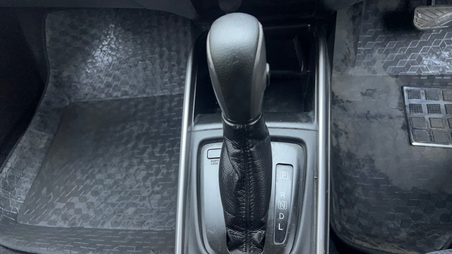 Used 2021 Maruti Suzuki Baleno Zeta Automatic Petrol Automatic interior GEAR  KNOB VIEW