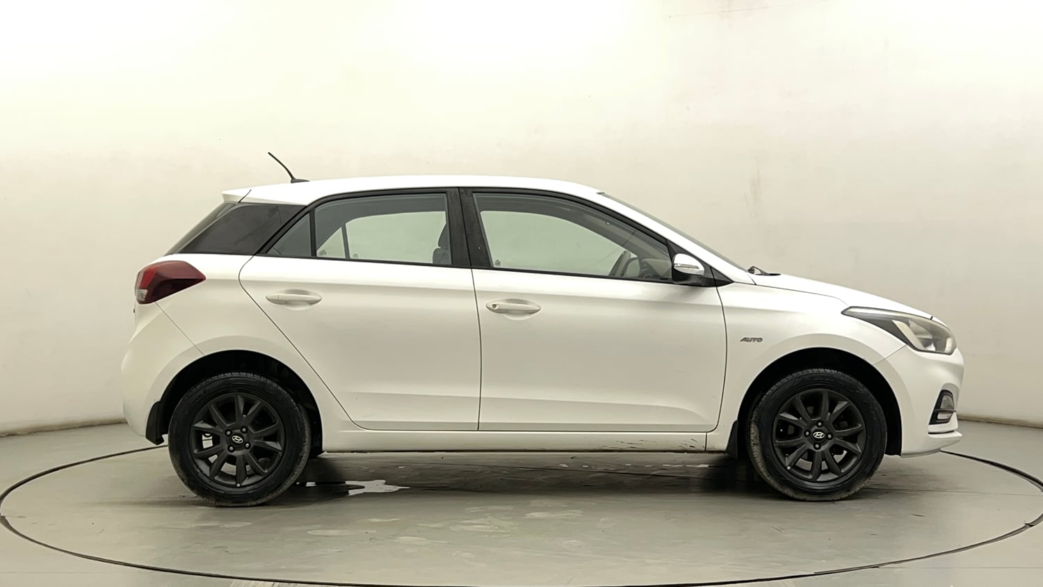 Used 2019 Hyundai Elite i20 Sportz Plus 1.2 CVT Petrol Automatic exterior RIGHT SIDE VIEW