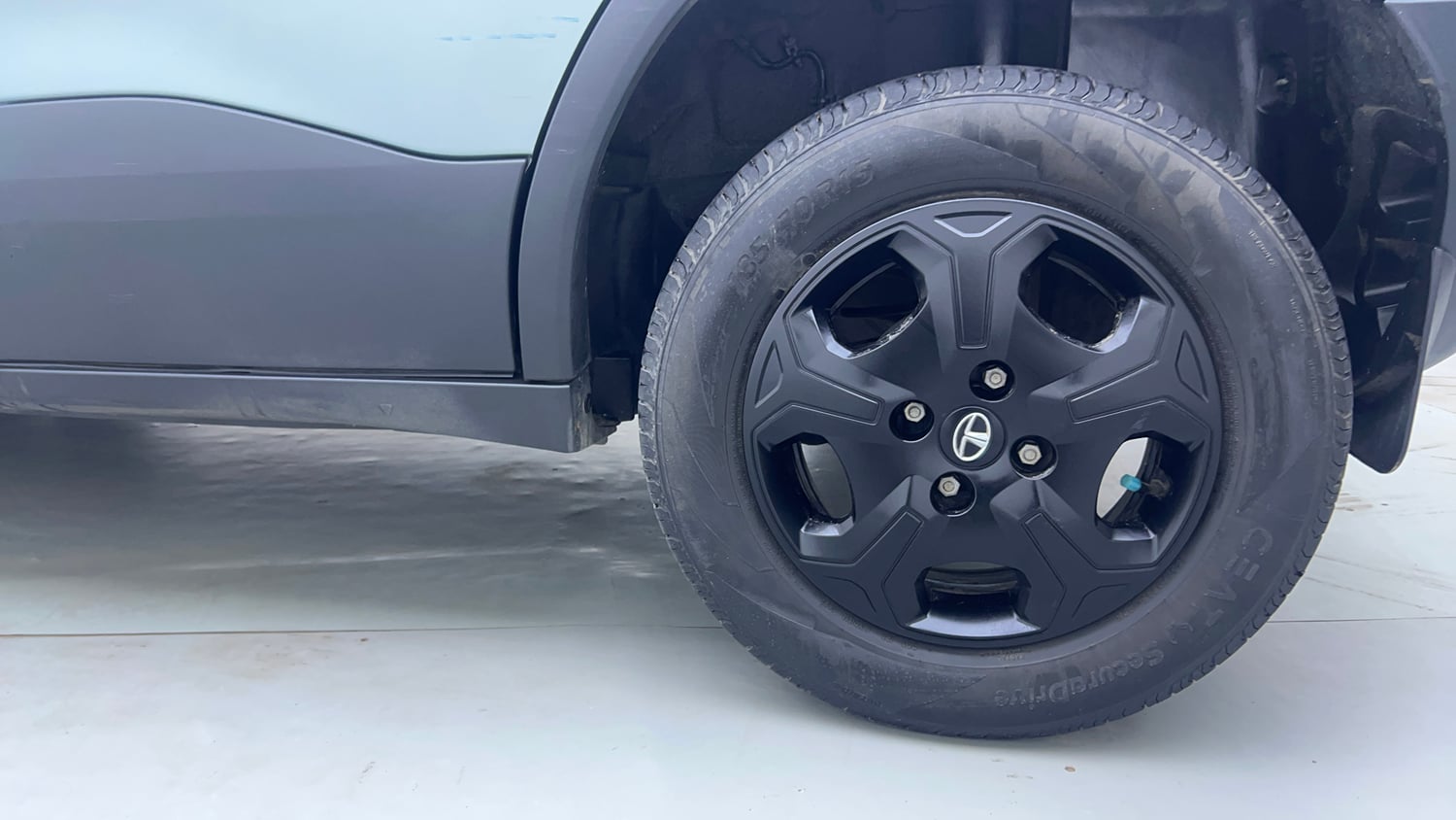 Used 2023 Tata Punch Accomplished AMT Petrol Automatic tyres LEFT REAR TYRE RIM VIEW