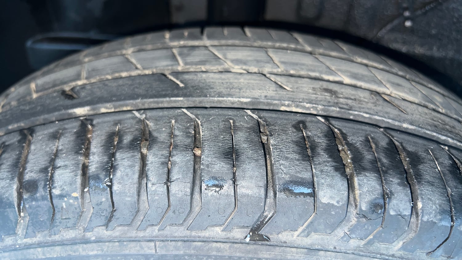 Used 2023 Tata Punch Accomplished AMT Petrol Automatic tyres RIGHT REAR TYRE TREAD VIEW