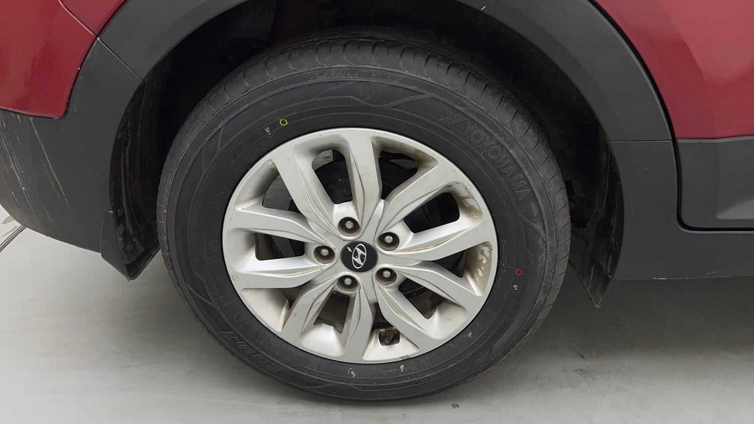 Used 2019 Hyundai Creta SX 1.6 CRDi Diesel Manual tyres RIGHT REAR TYRE RIM VIEW