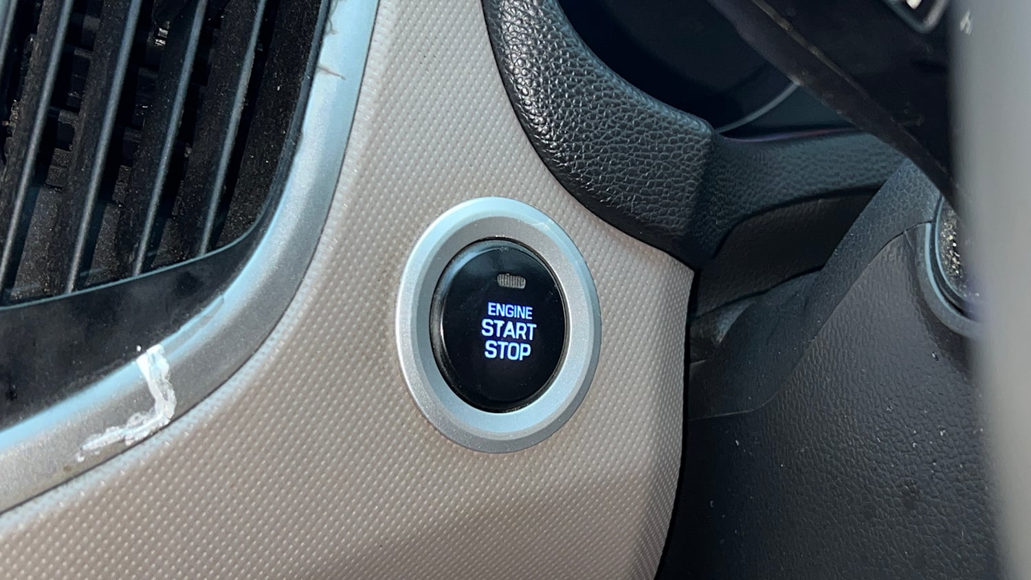 Used 2018 Hyundai Creta SX Plus 1.6 AT Petrol Petrol Automatic top_features Keyless start