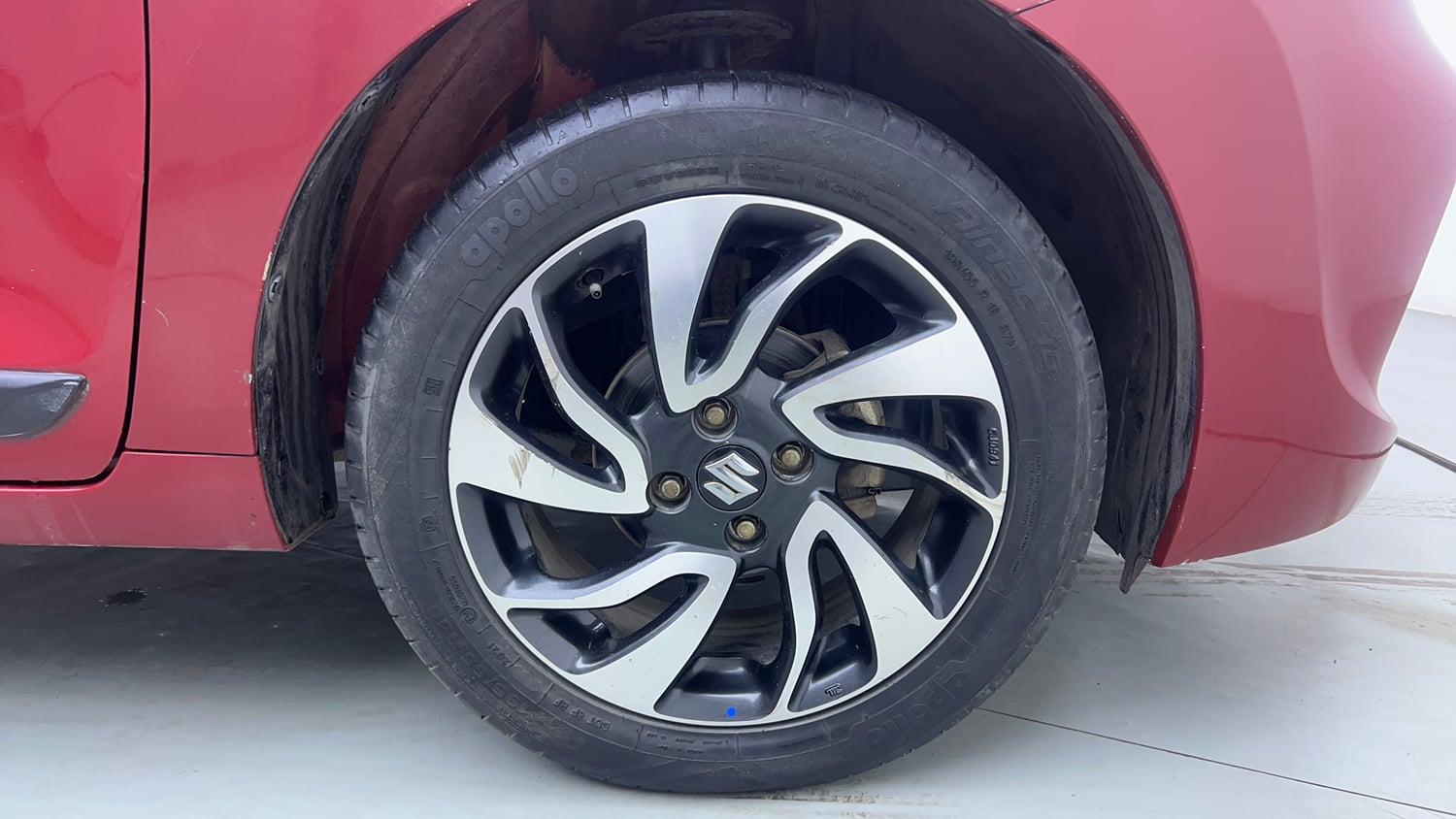 Used 2021 Maruti Suzuki Baleno Zeta Petrol Manual tyres RIGHT FRONT TYRE RIM VIEW