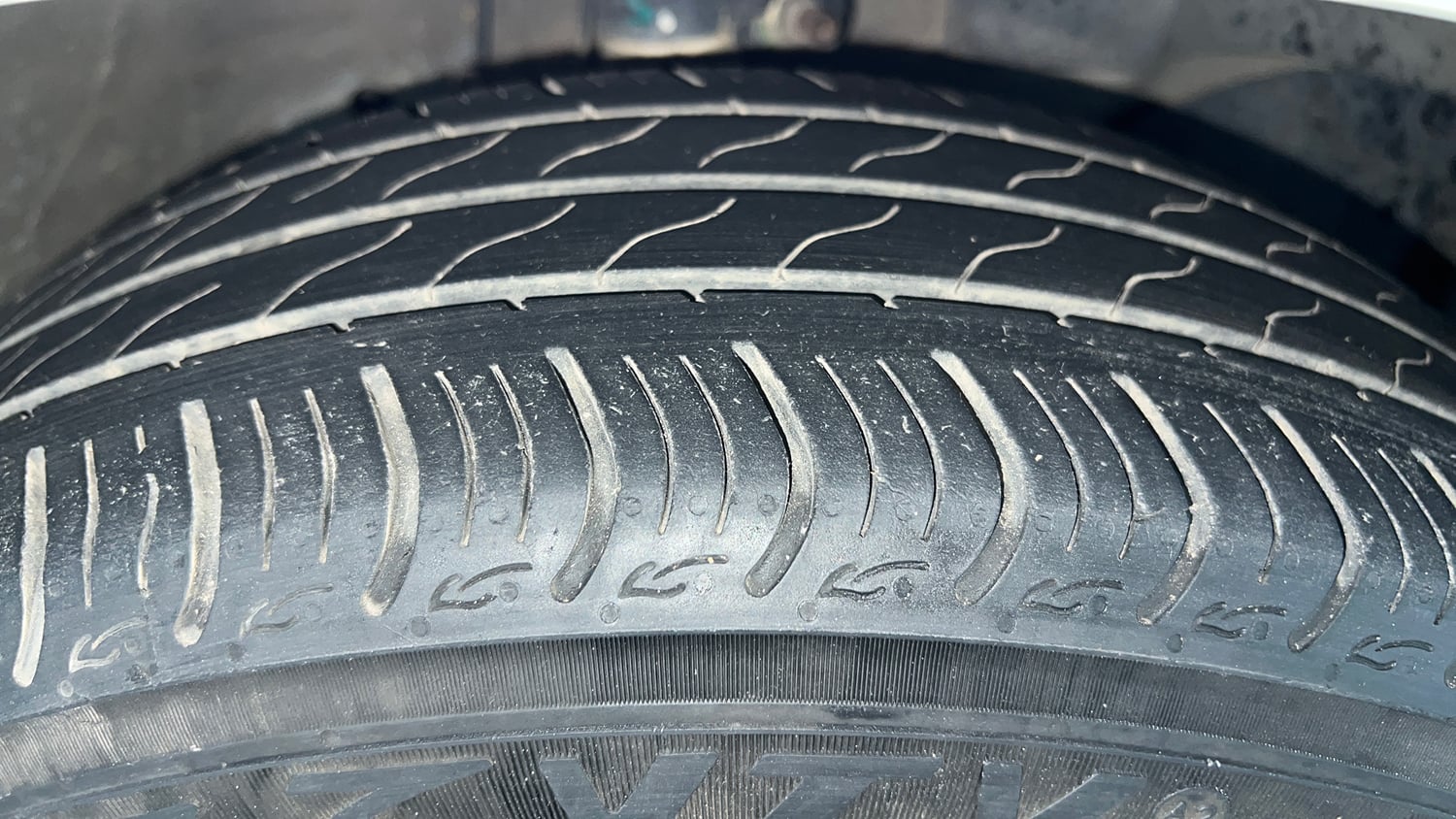 Used 2022 Honda Amaze VX CVT 1.2 Petrol Petrol Automatic tyres RIGHT FRONT TYRE TREAD VIEW