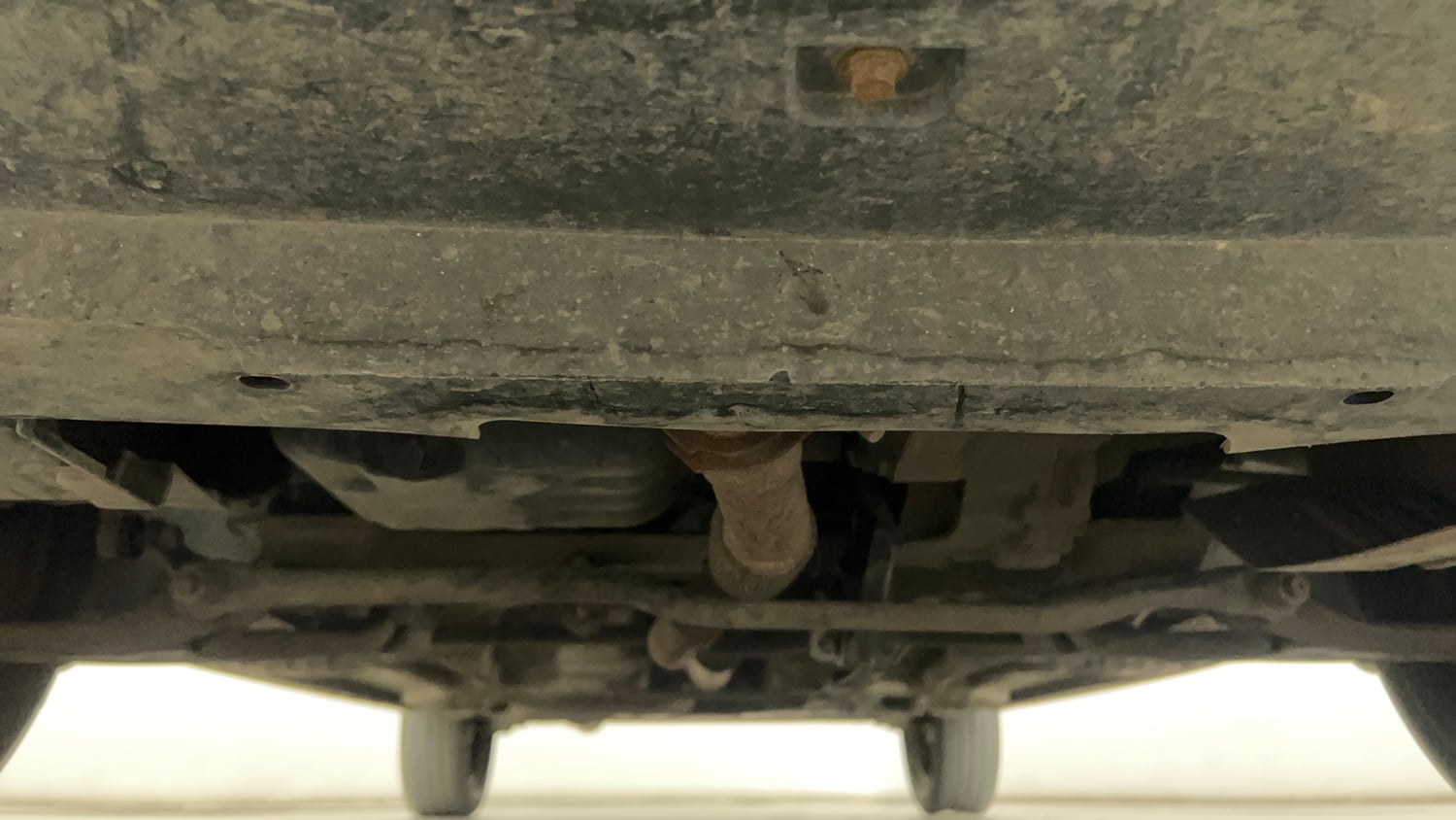 Used 2018 Tata Tigor Revotron XT Petrol Manual extra FRONT LEFT UNDERBODY VIEW
