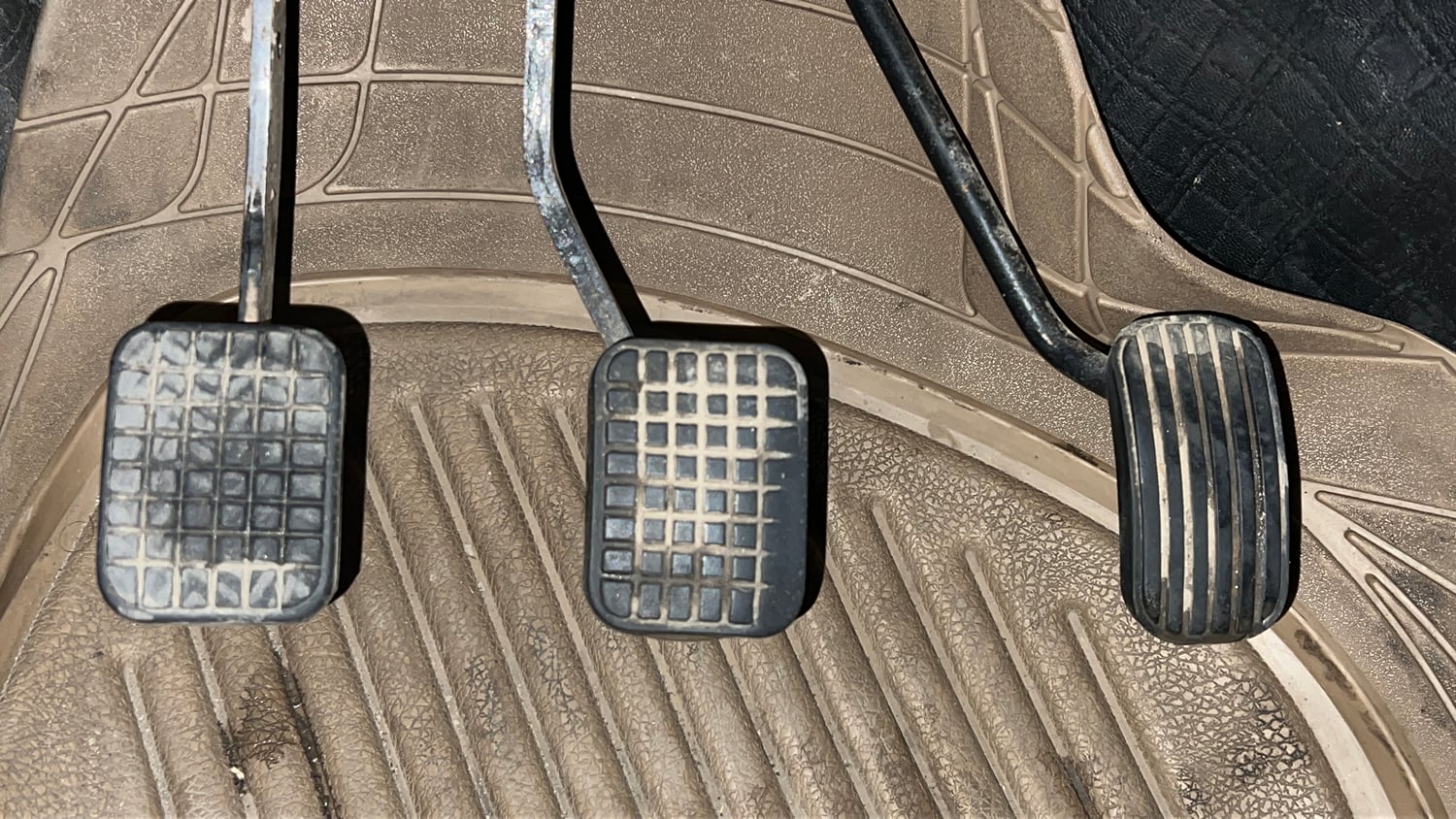 Used 2018 Tata Tigor Revotron XT Petrol Manual interior PEDALS VIEW