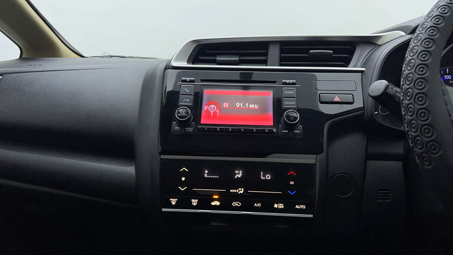 Used 2016 Honda Jazz V Petrol Petrol Manual interior MUSIC SYSTEM & AC CONTROL VIEW
