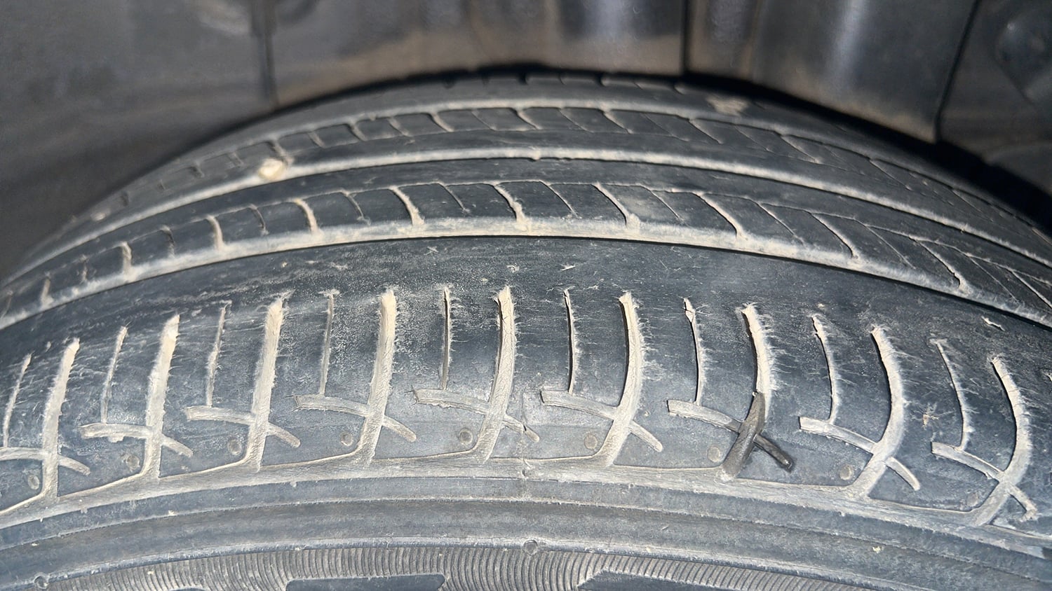Used 2019 Hyundai Elite i20 Sportz Plus 1.2 Petrol Manual tyres LEFT REAR TYRE TREAD VIEW