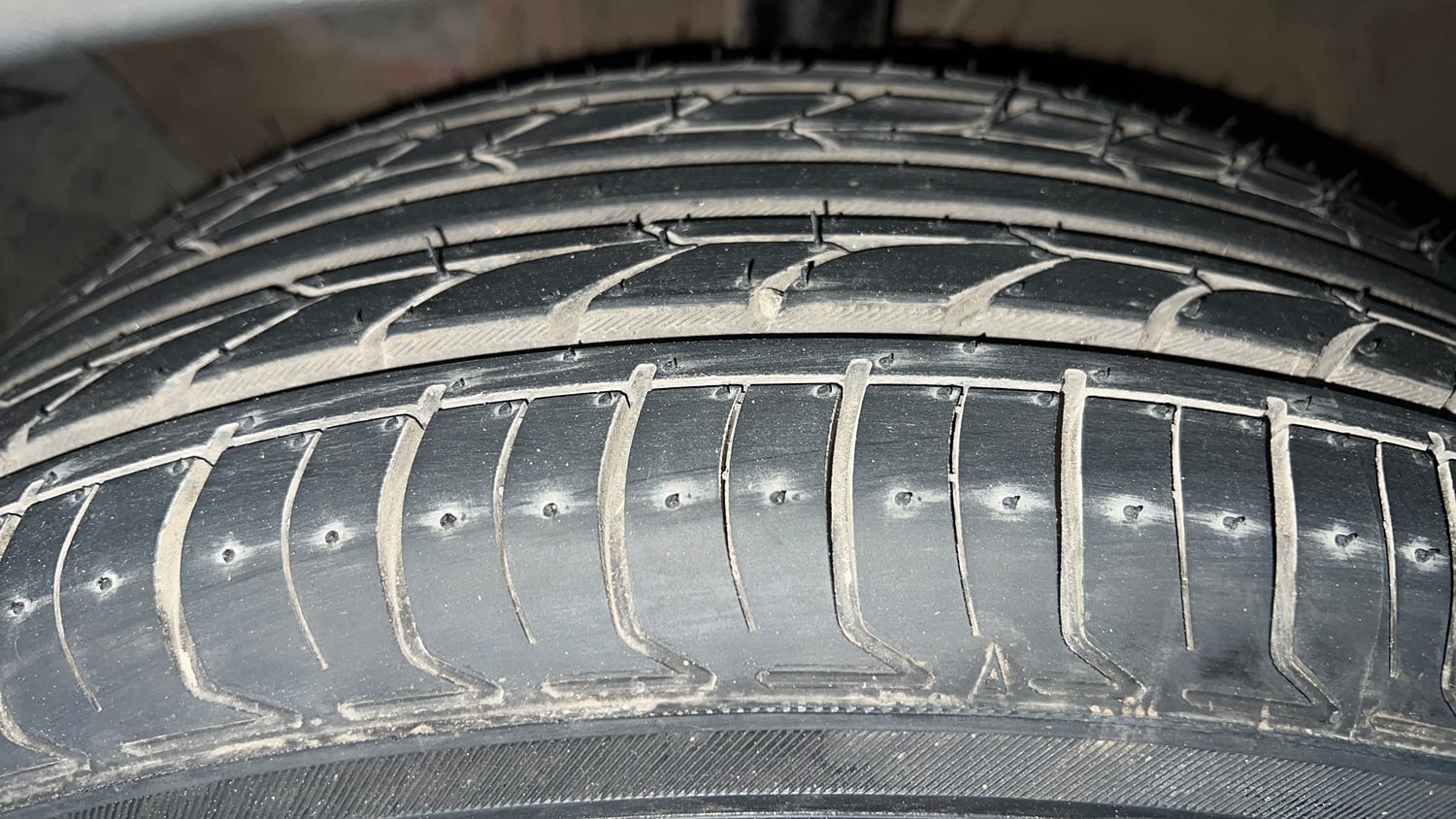 Used 2019 Hyundai Creta SX 1.6 CRDi Diesel Manual tyres LEFT FRONT TYRE TREAD VIEW