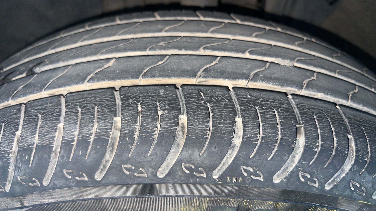 Used 2023 Tata Punch Creative Dual Tone AMT Petrol Automatic tyres LEFT FRONT TYRE TREAD VIEW