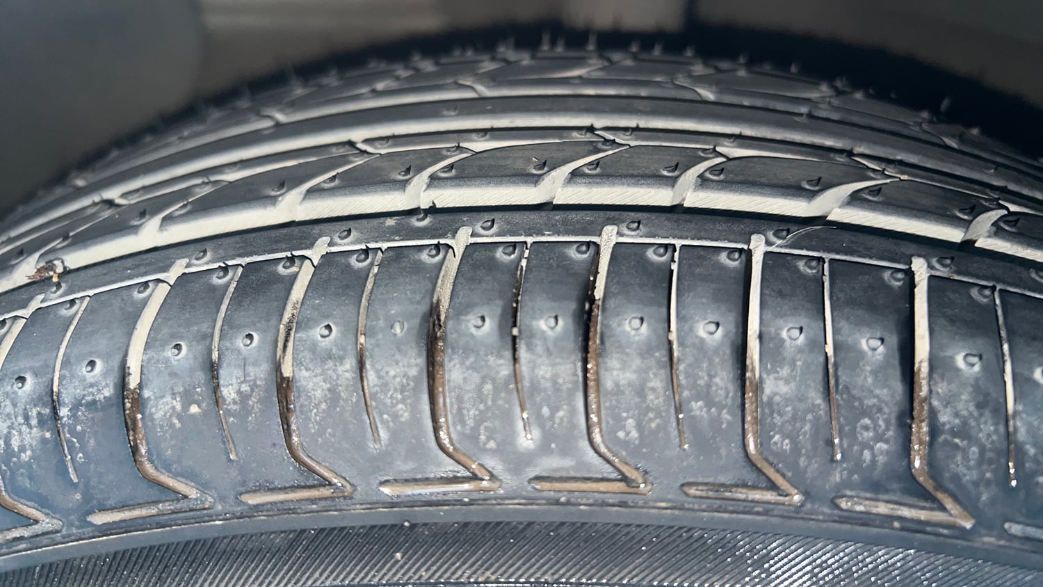 Used 2021 Hyundai Grand i10 Nios Sportz 1.2 Kappa VTVT CNG Cng Manual tyres LEFT FRONT TYRE TREAD VIEW