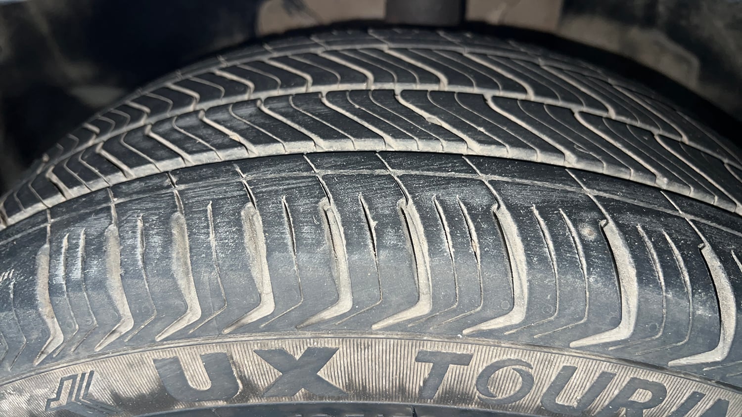 Used 2024 Tata Altroz XZ iCNG Cng Manual tyres LEFT FRONT TYRE TREAD VIEW