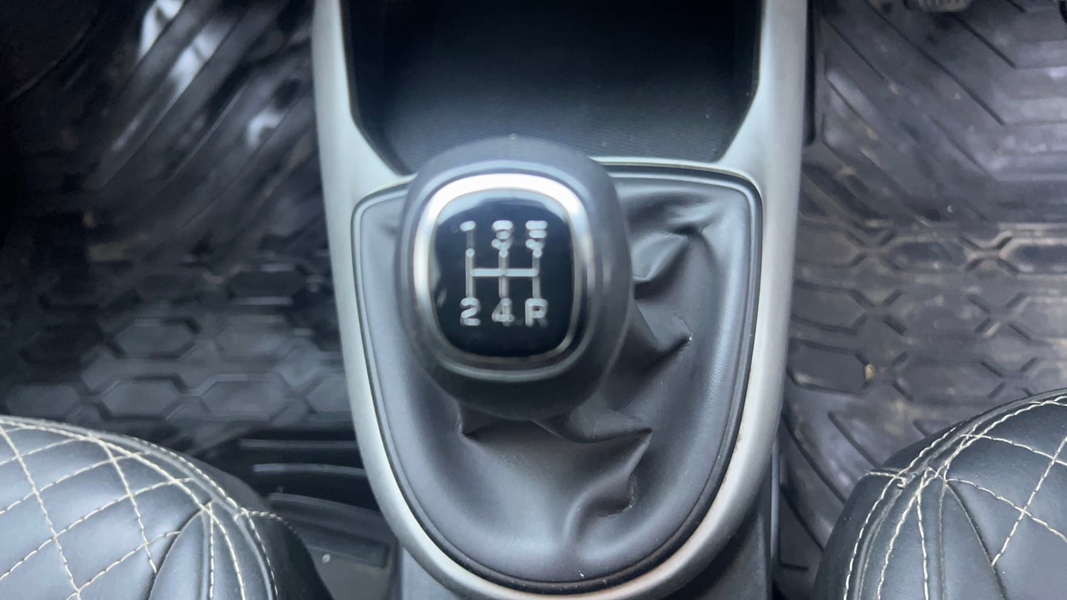 Used 2021 Hyundai Grand i10 Nios Sportz 1.2 Kappa VTVT CNG Cng Manual interior GEAR  KNOB VIEW