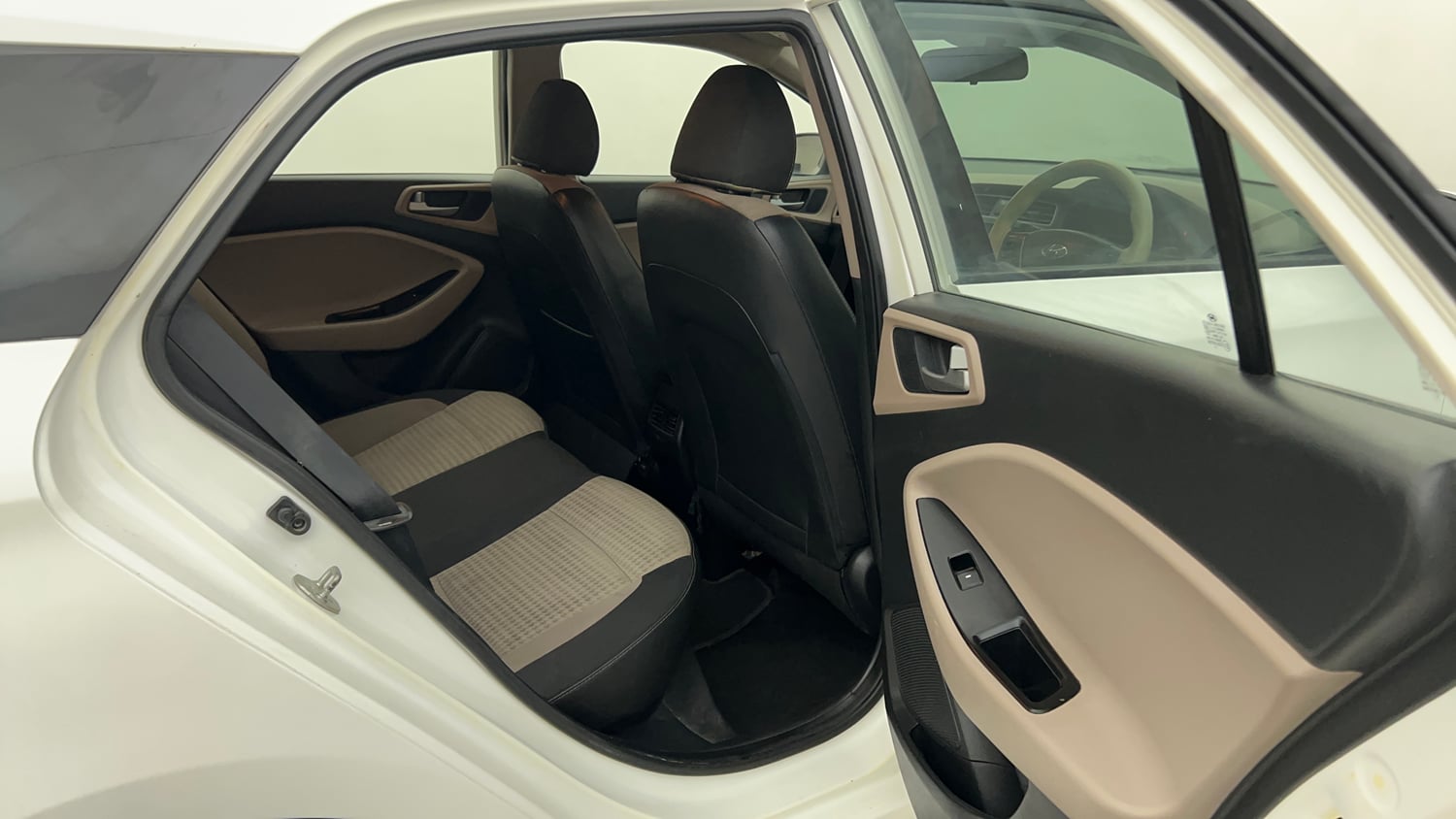 Used 2019 Hyundai Elite i20 Sportz Plus 1.2 CVT Petrol Automatic interior RIGHT SIDE REAR DOOR CABIN VIEW