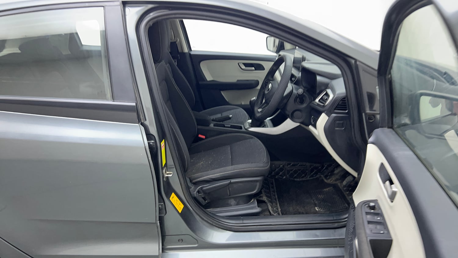 Used 2024 Tata Altroz XZ iCNG Cng Manual interior RIGHT SIDE FRONT DOOR CABIN VIEW