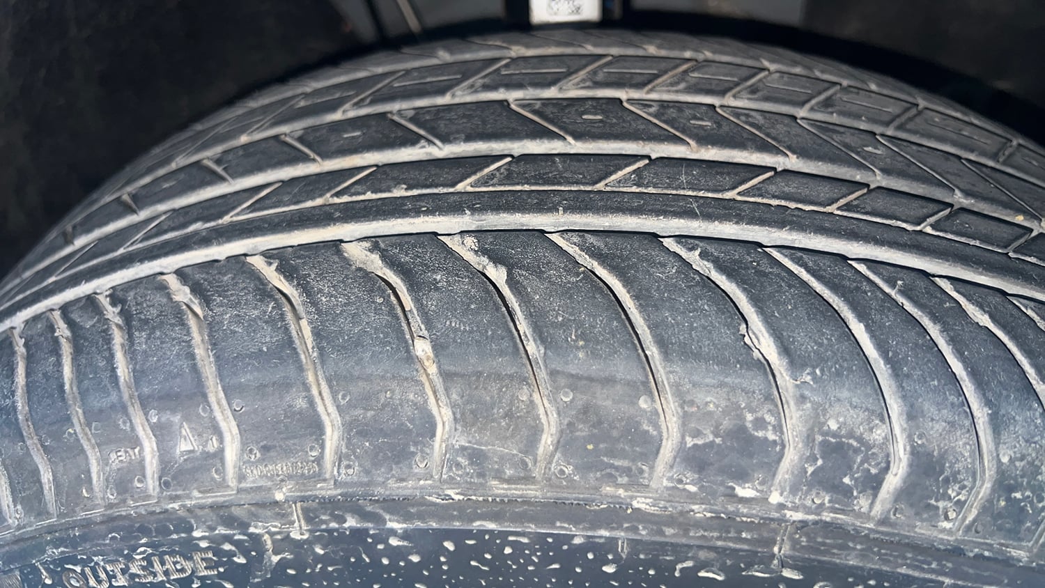 Used 2026 Skoda Kylaq Classic+ 1.0 TSI MT Petrol Manual tyres RIGHT FRONT TYRE TREAD VIEW