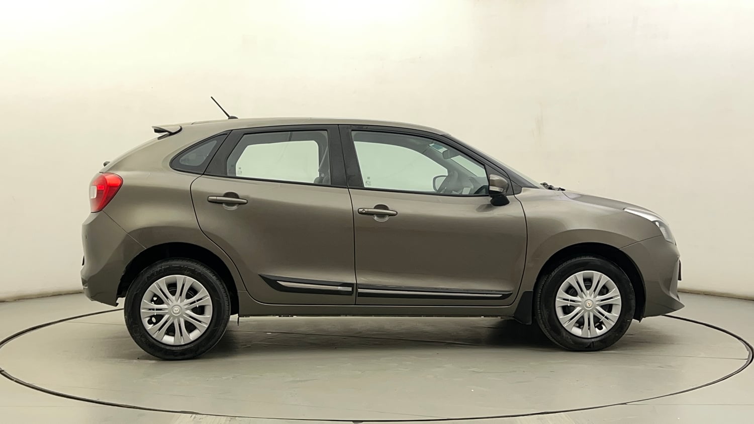 Used 2020 Maruti Suzuki Baleno Delta Petrol Manual exterior RIGHT SIDE VIEW