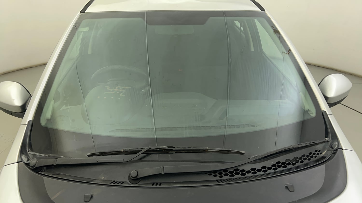 Used 2018 Tata Tigor Revotron XT Petrol Manual exterior FRONT WINDSHIELD VIEW