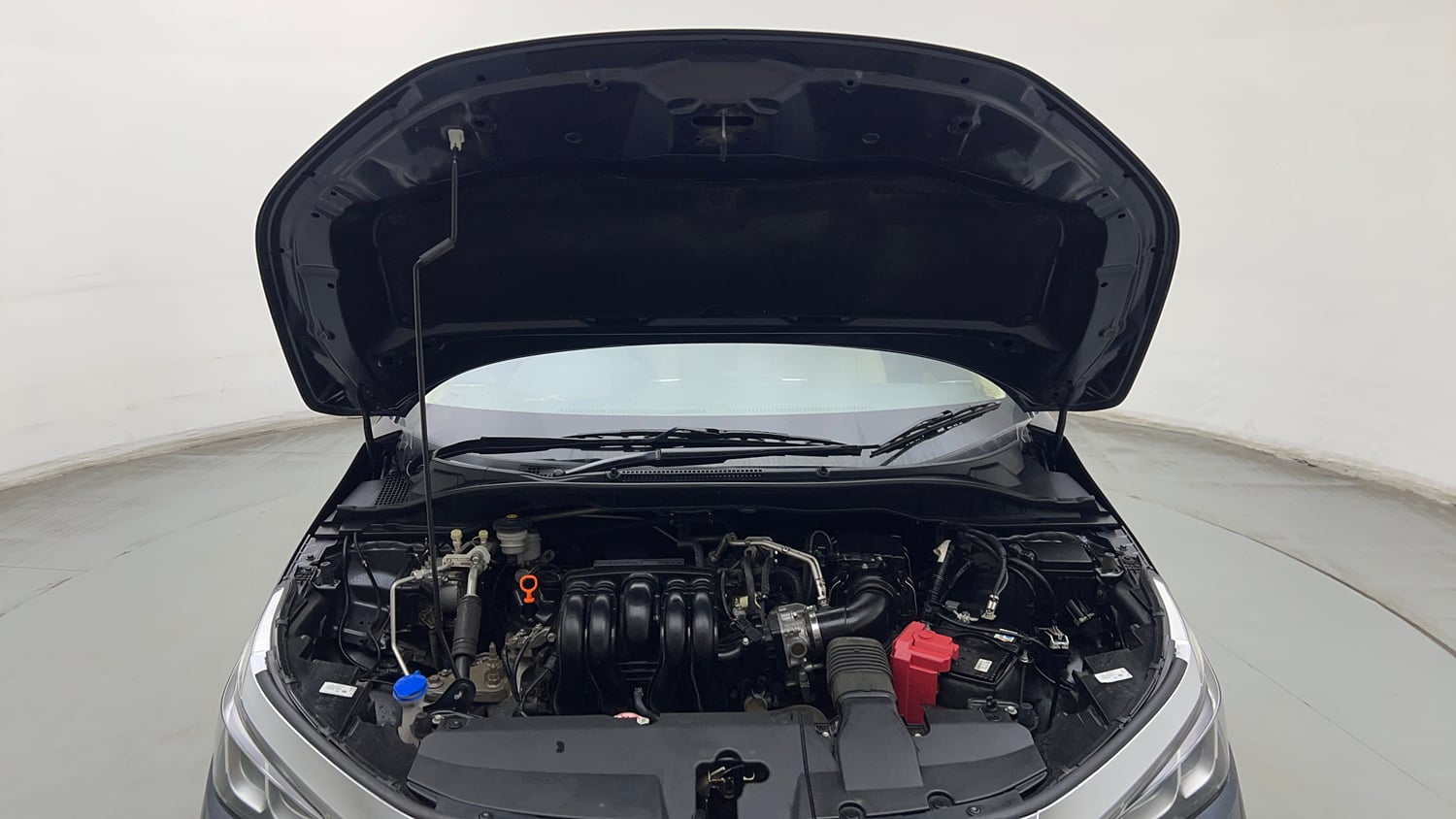 Used 2024 Honda City V Petrol CVT Petrol Automatic engine ENGINE & BONNET OPEN FRONT VIEW