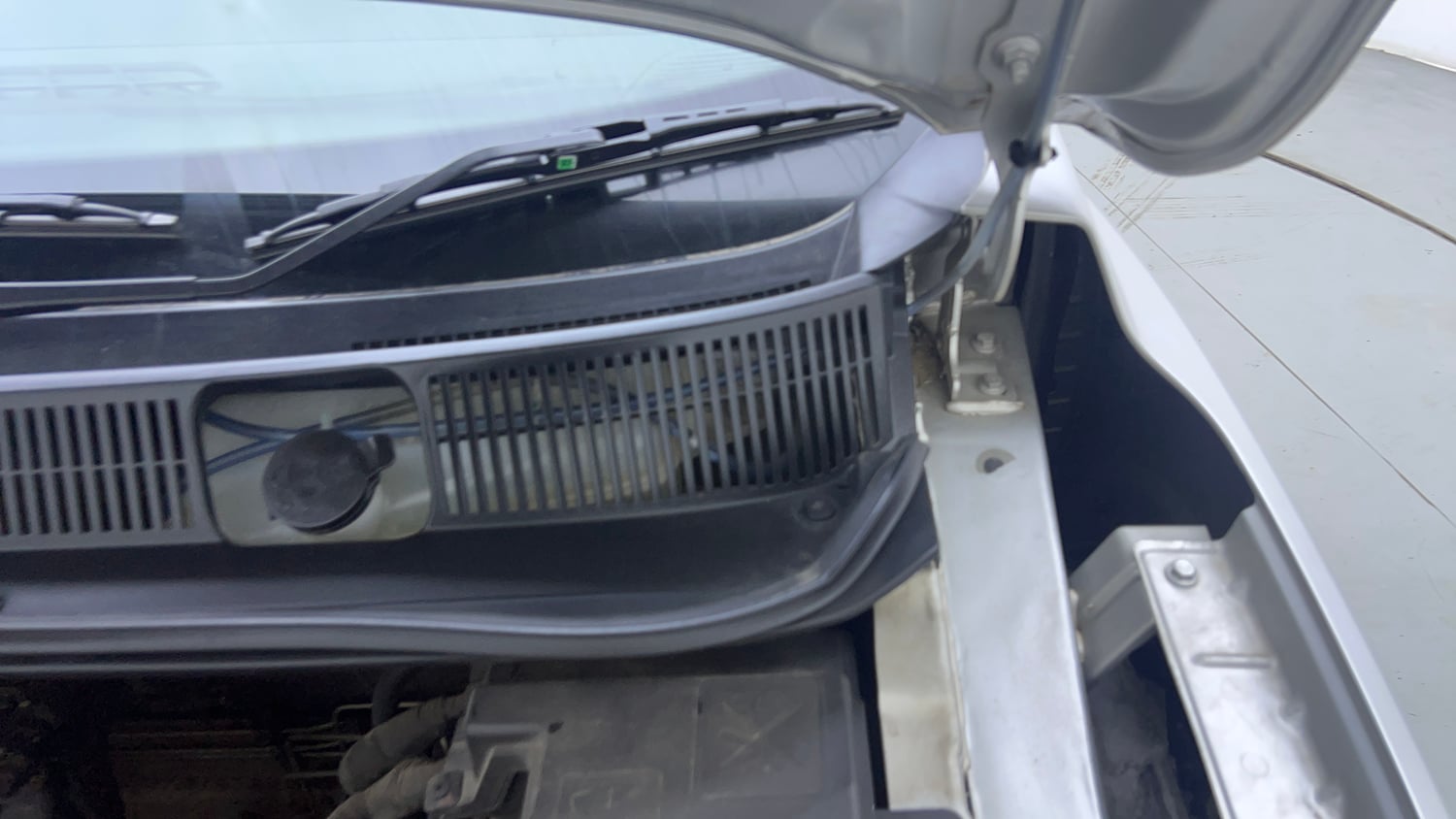 Used 2023 Tata Punch Creative Dual Tone AMT Petrol Automatic engine ENGINE LEFT SIDE HINGE & APRON VIEW