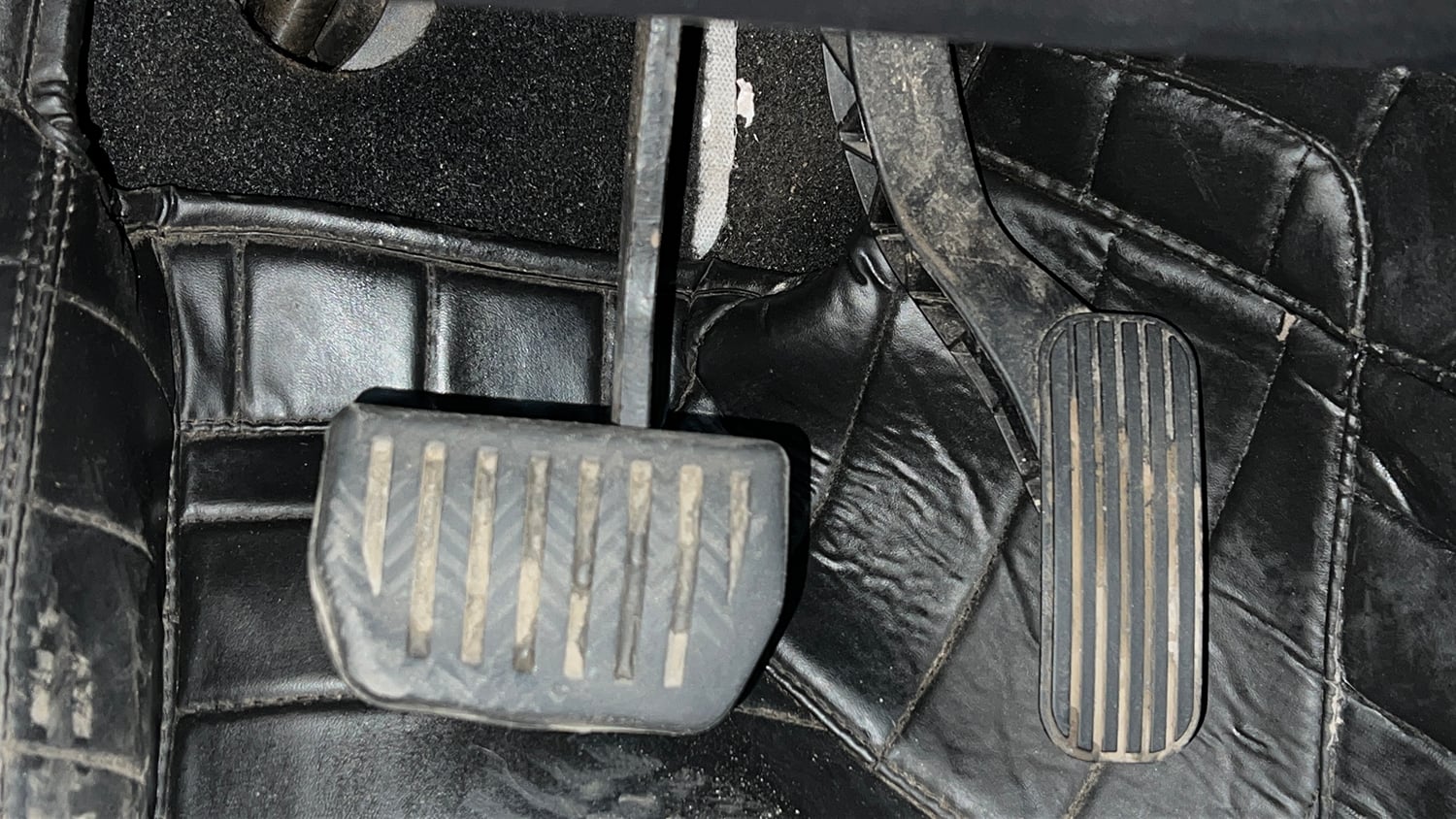 Used 2022 Tata Harrier XTA Plus Dark Edition Diesel Automatic interior PEDALS VIEW
