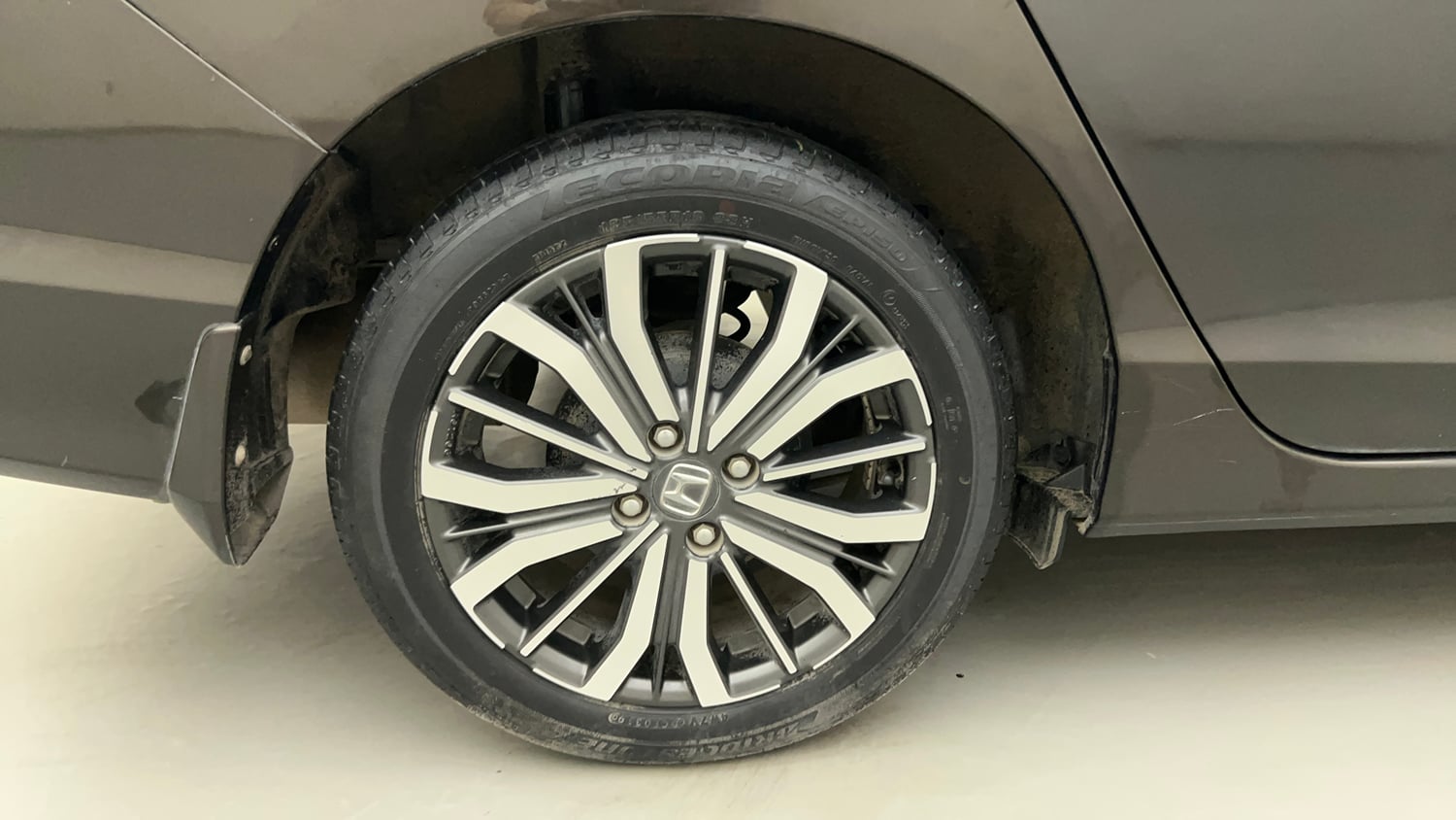 Used 2019 Honda City VX Petrol Petrol Manual tyres RIGHT REAR TYRE RIM VIEW