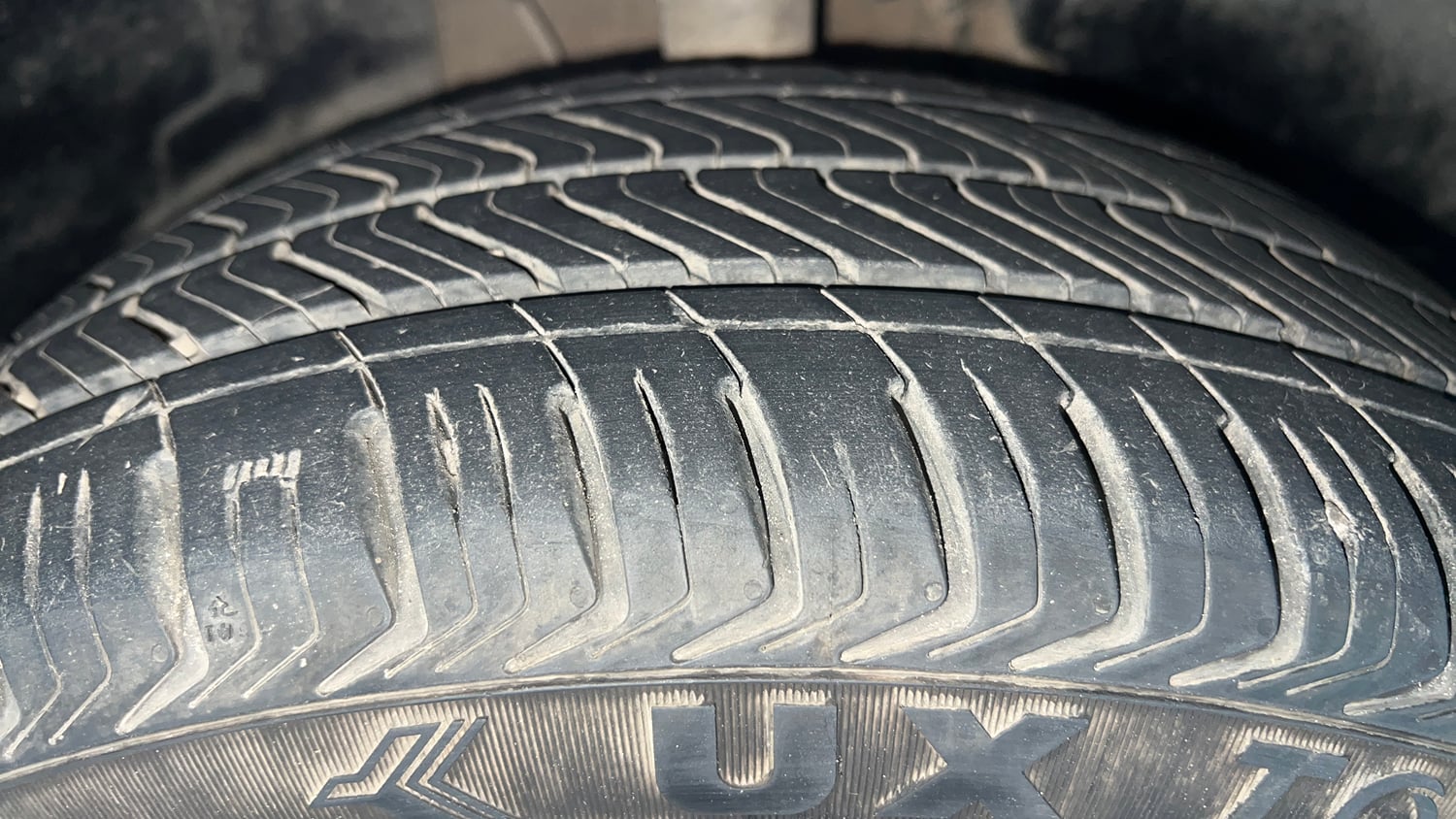 Used 2024 Tata Altroz XZ iCNG Cng Manual tyres RIGHT FRONT TYRE TREAD VIEW