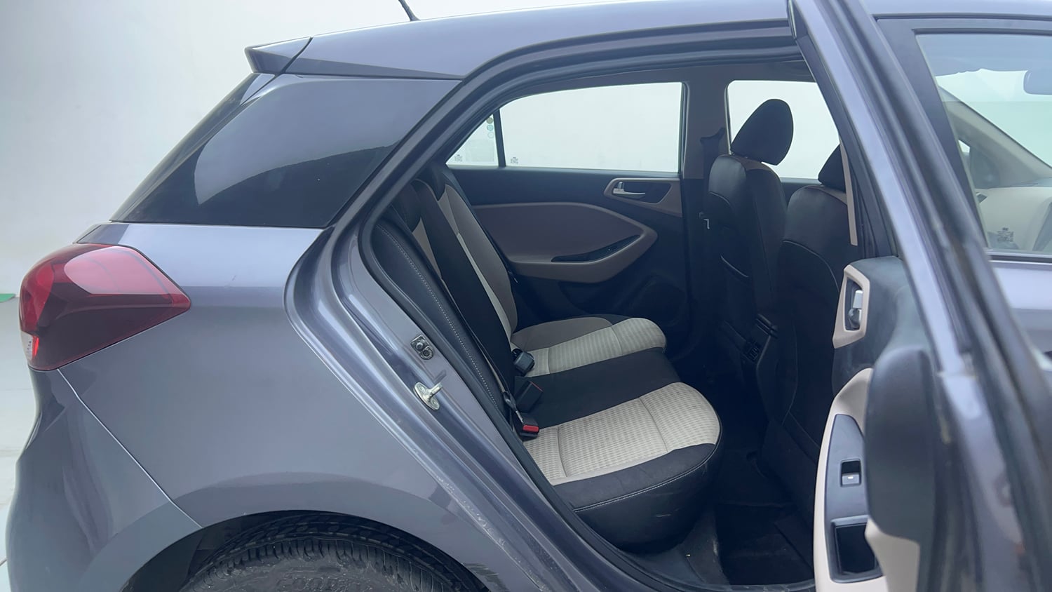 Used 2019 Hyundai Elite i20 Sportz Plus 1.2 Petrol Manual interior RIGHT SIDE REAR DOOR CABIN VIEW