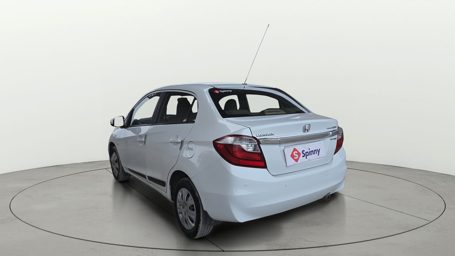 Used 2016 Honda Amaze 1.2 S i-VTEC Petrol Manual exterior LEFT REAR CORNER VIEW